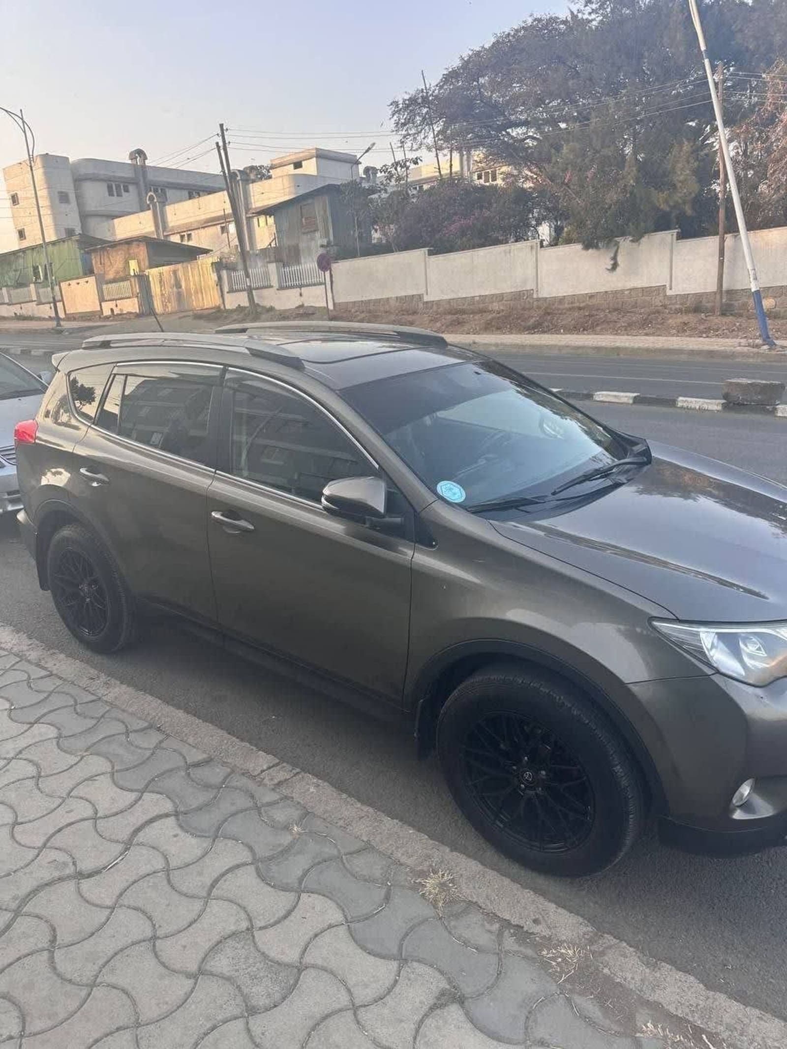 2015 Toyota Rav4 โ photo 2