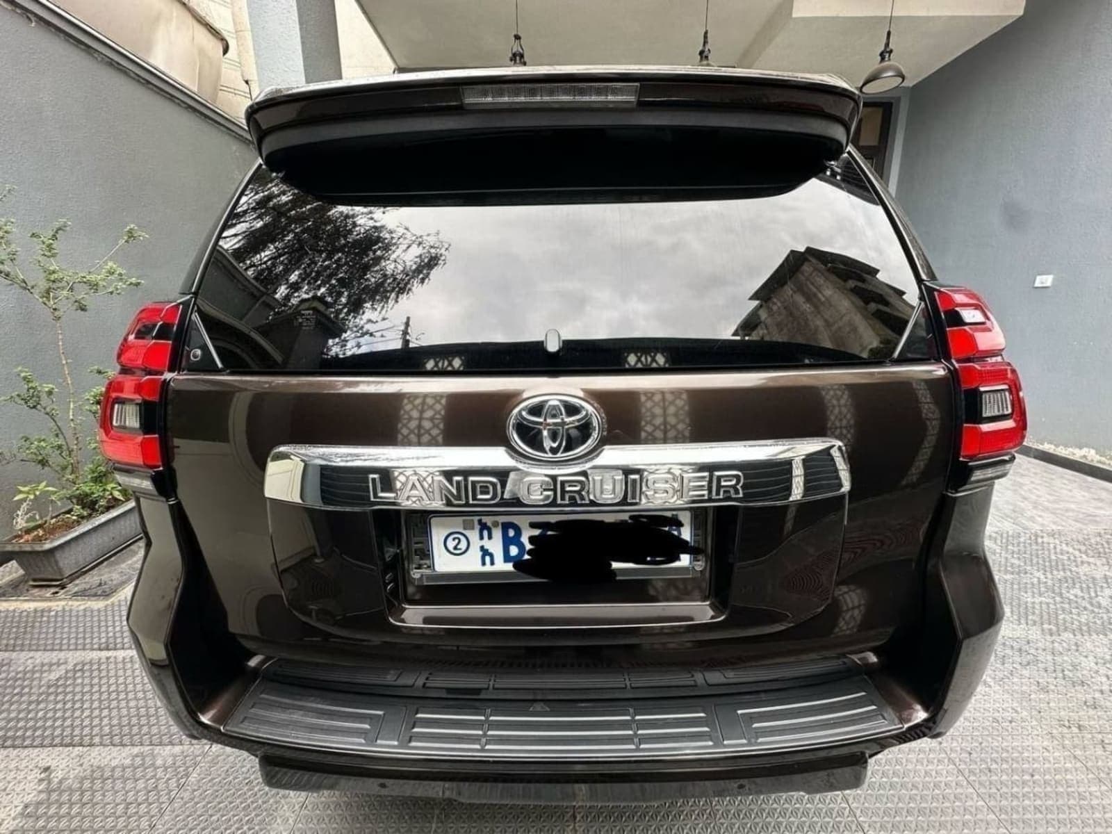 2019 Toyota Landcruiser Prado — photo 1