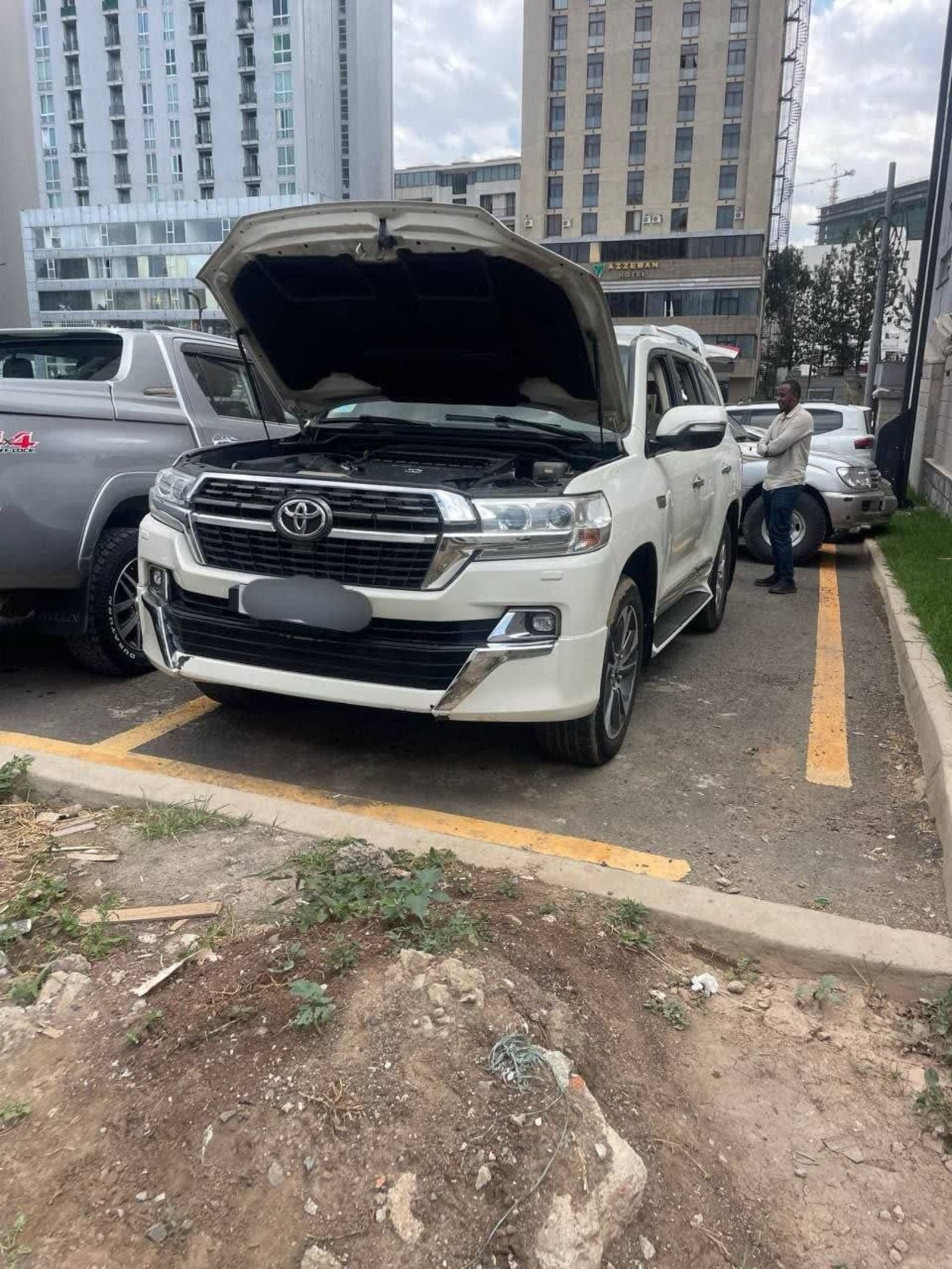 2010 Toyota Landcruiser GXR — photo 3