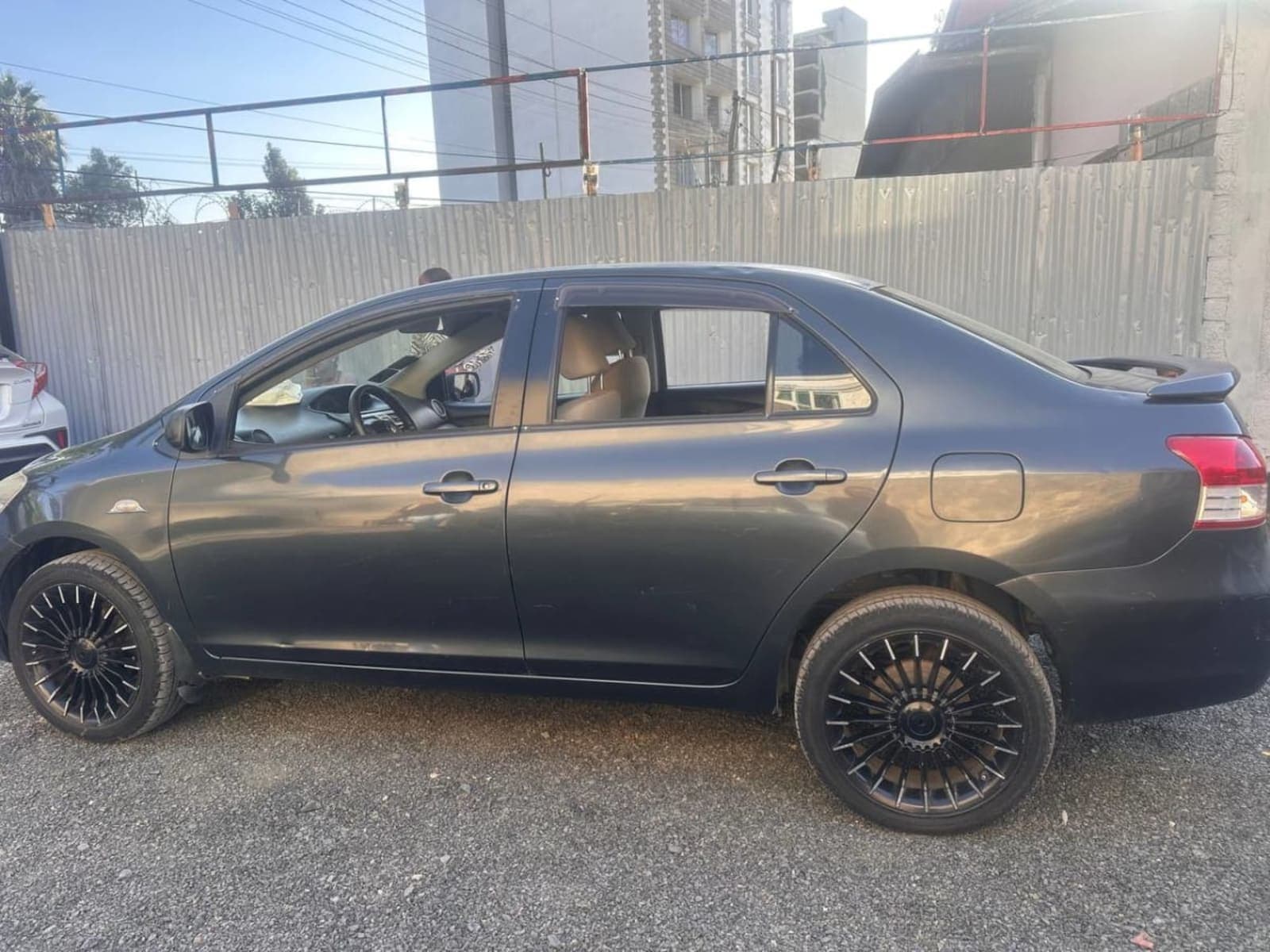 2007 Toyota Belta — photo 2