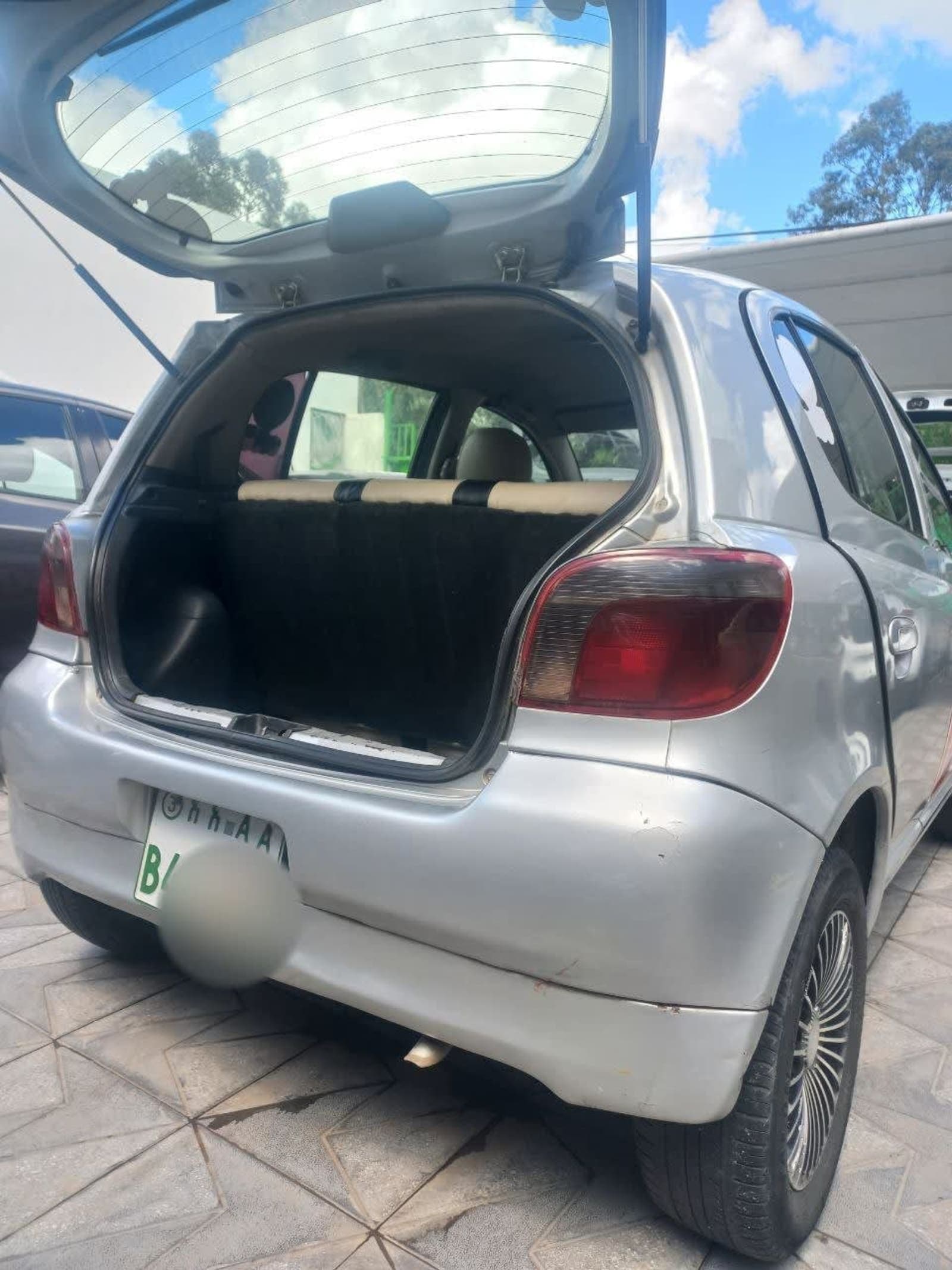 2001 Toyota Vitz — photo 3