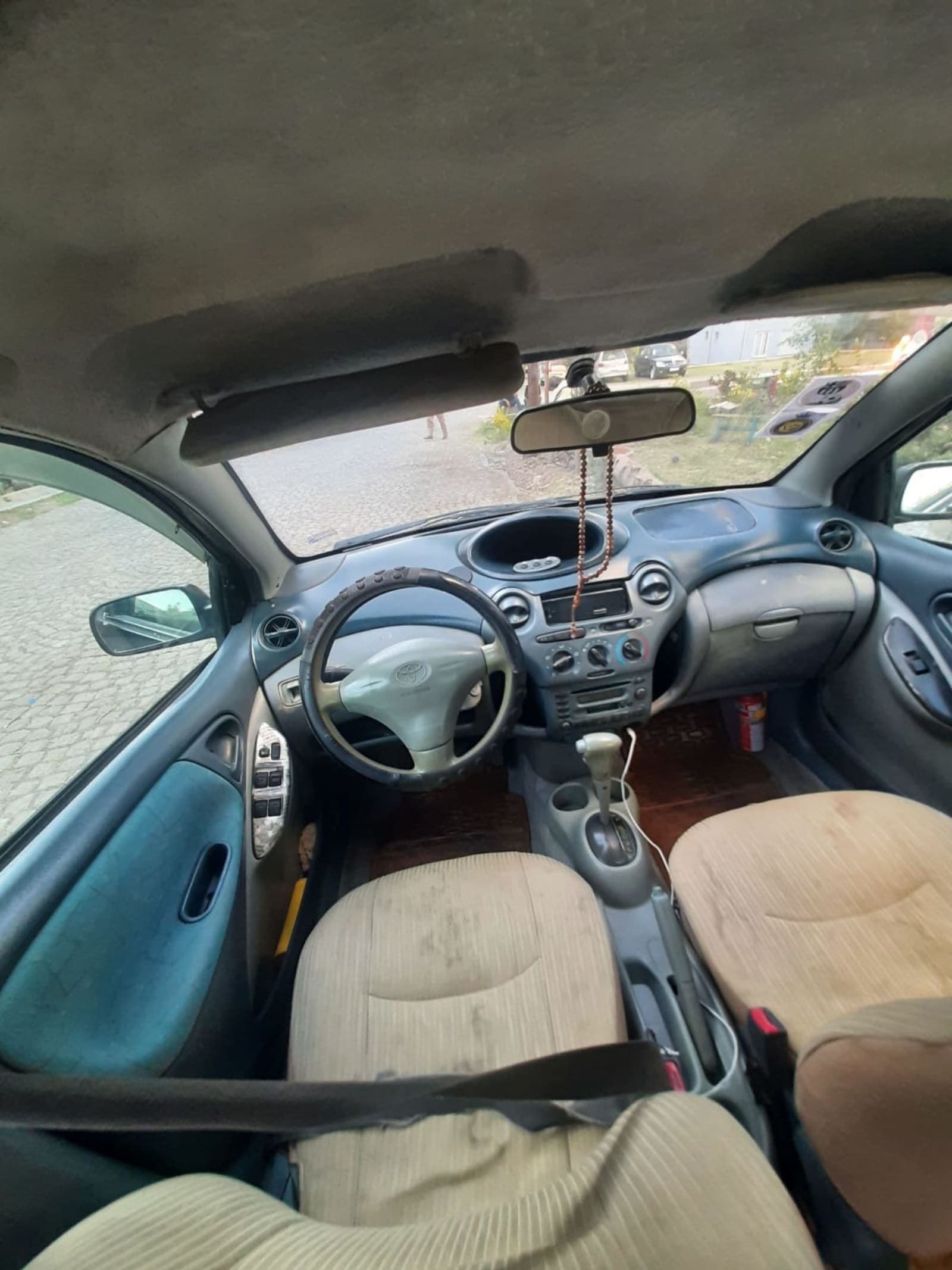 2000 Toyota Vitz — photo 3
