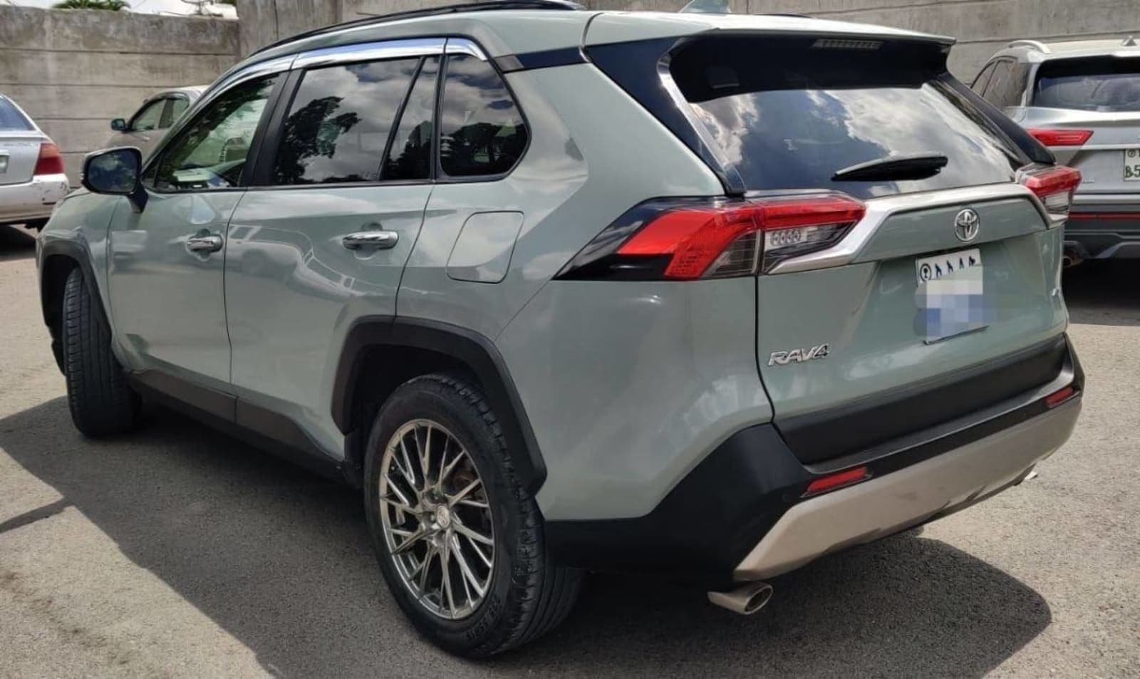 2020 Toyota Rav4 — photo 2