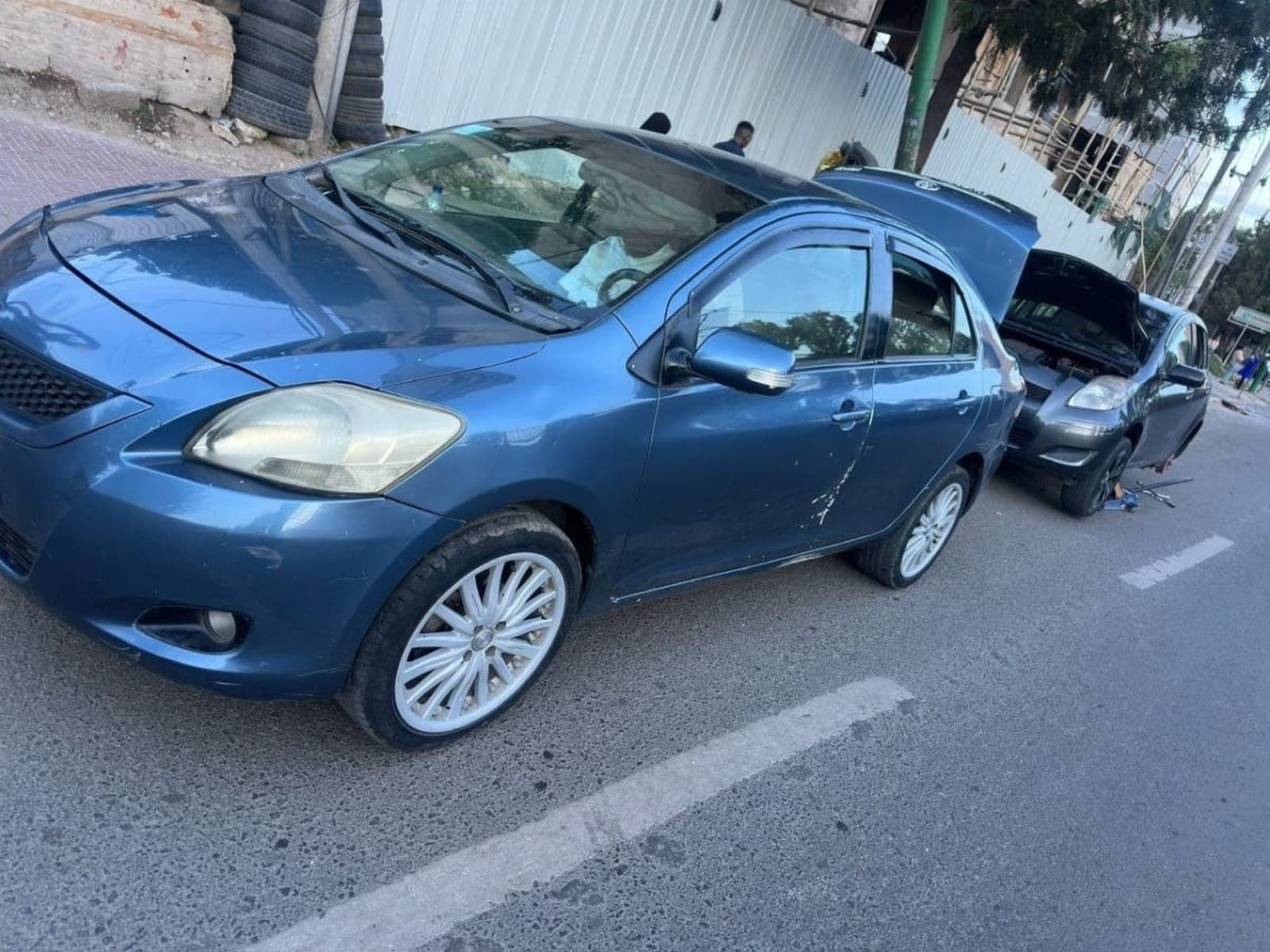 2011 Toyota Belta — photo 2