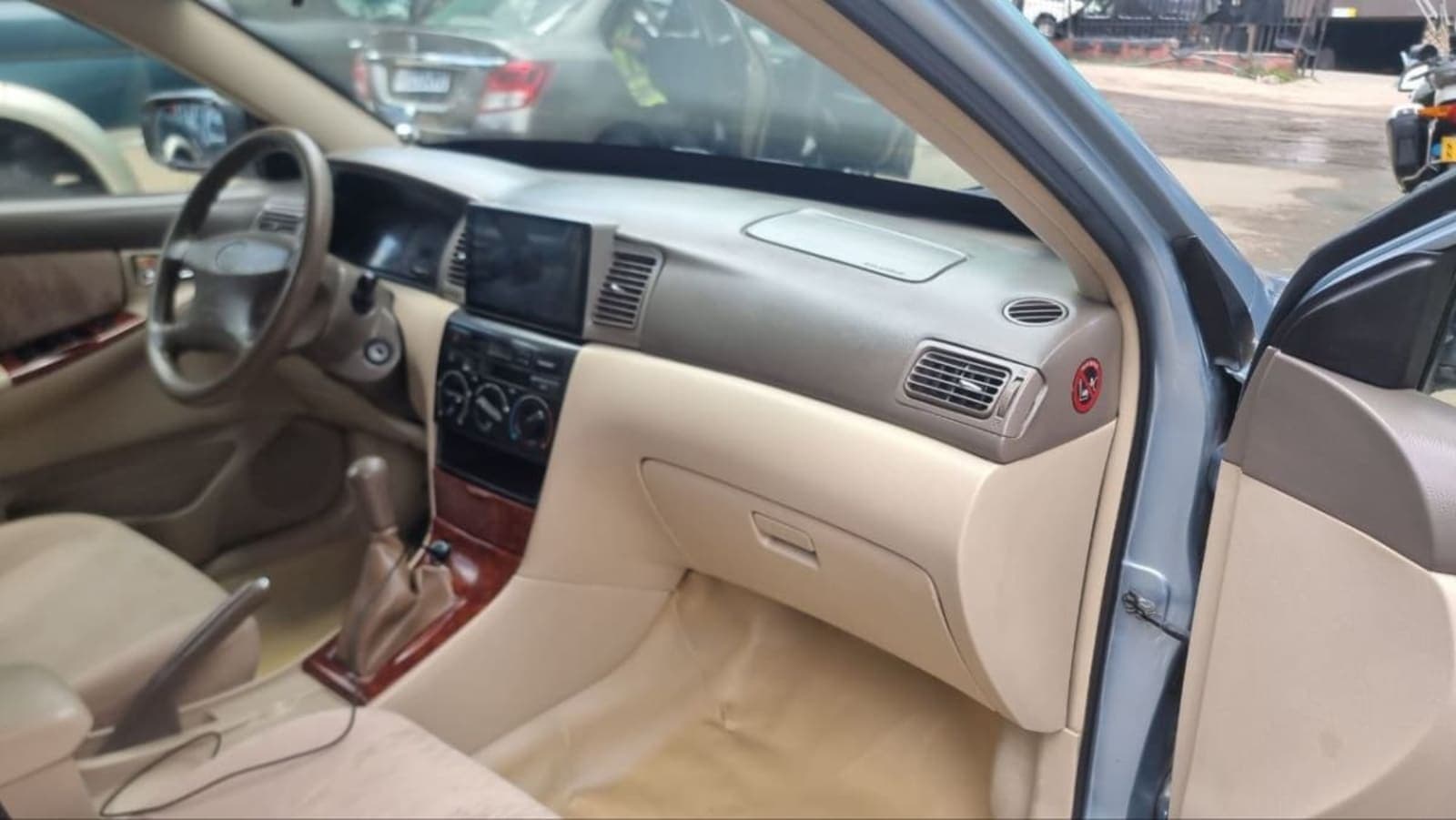 2004 Toyota Corolla — photo 2