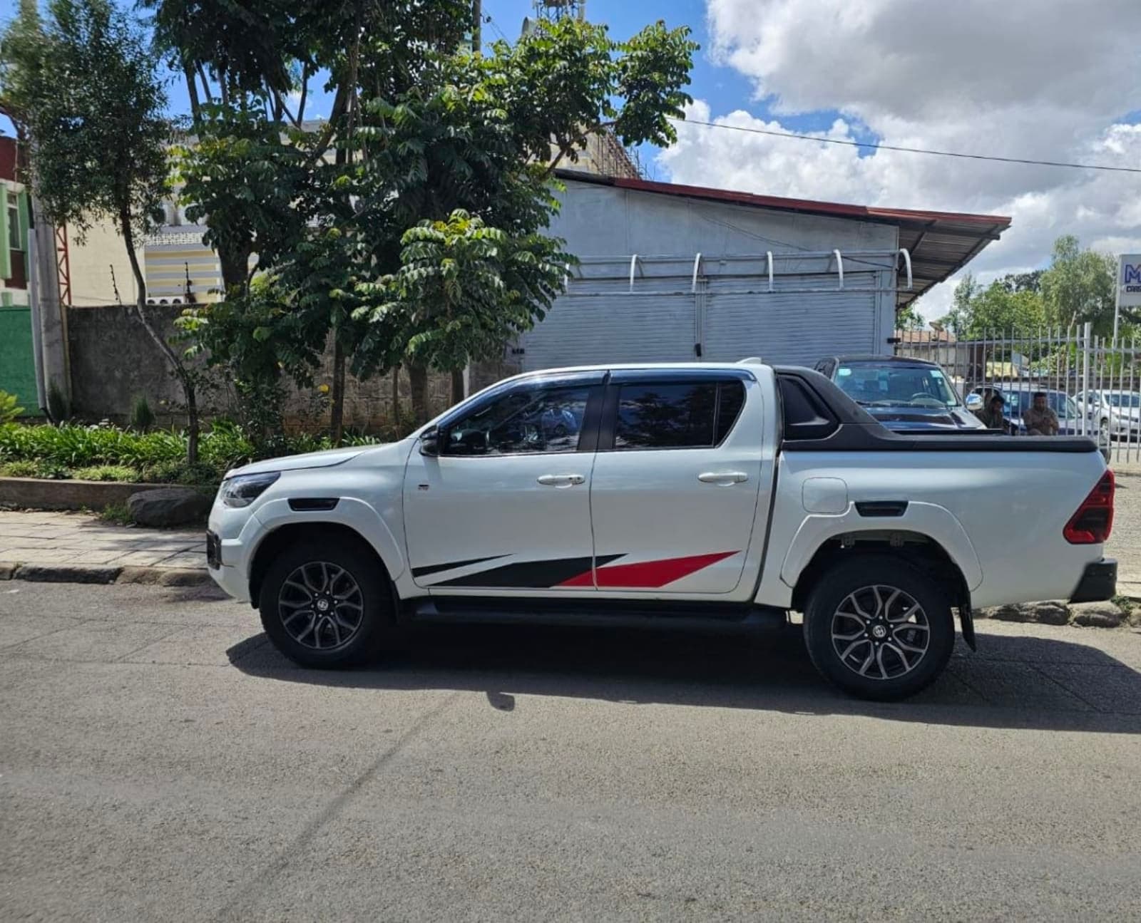2023 Toyota Hilux GR Sport — photo 5