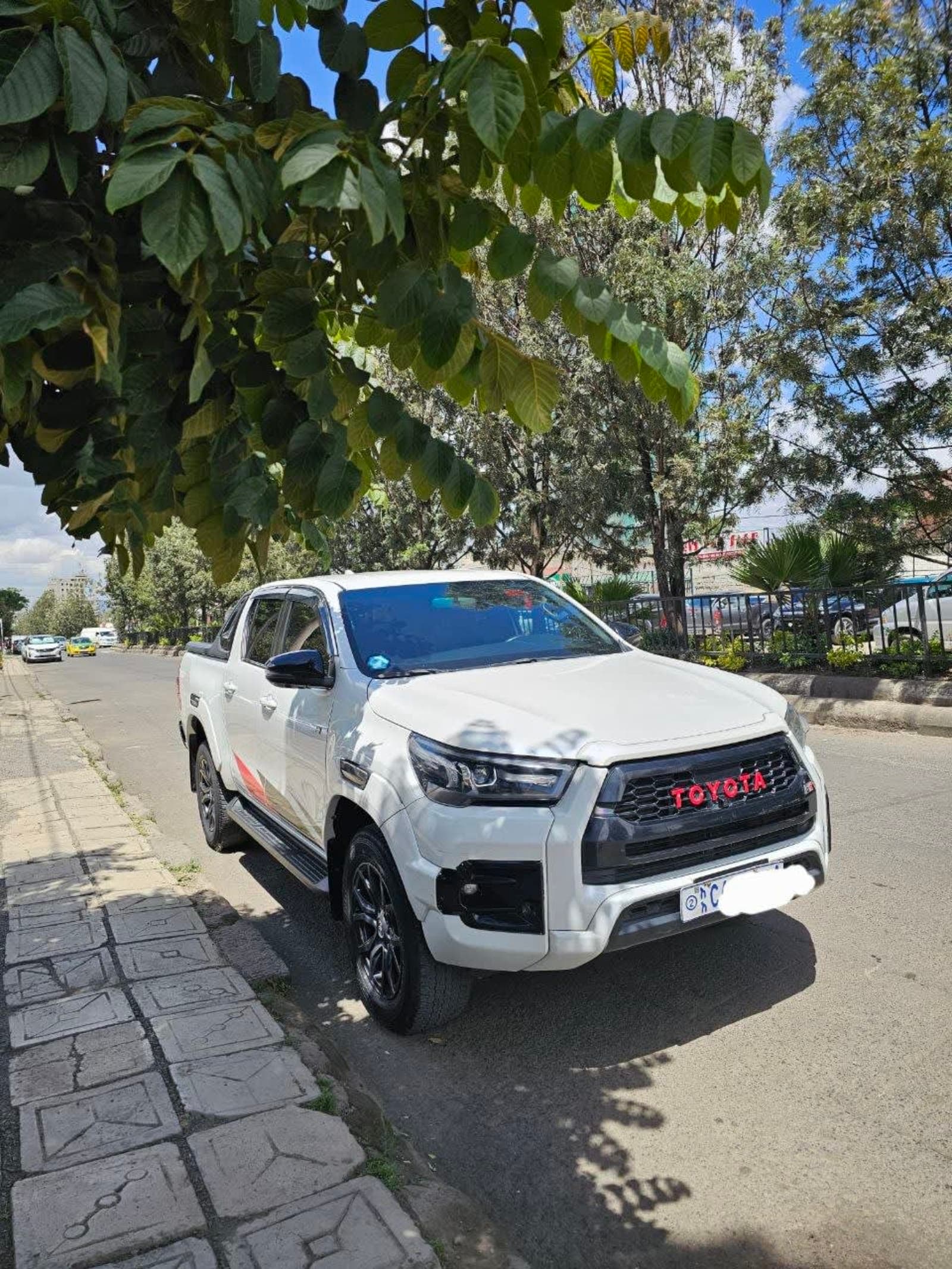 2023 Toyota Hilux GR Sport — photo 6