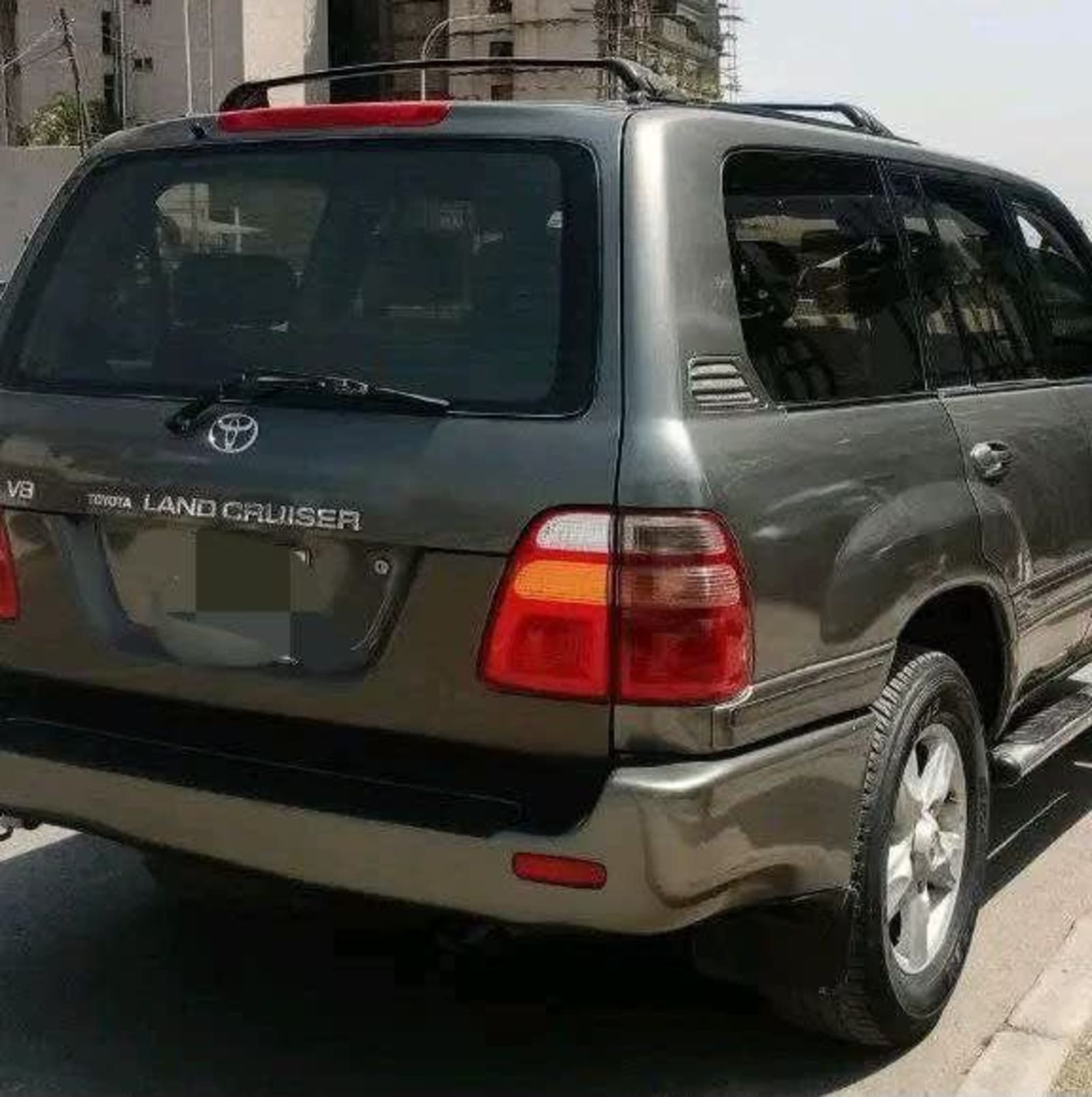 2002 Toyota Land Cruiser 105