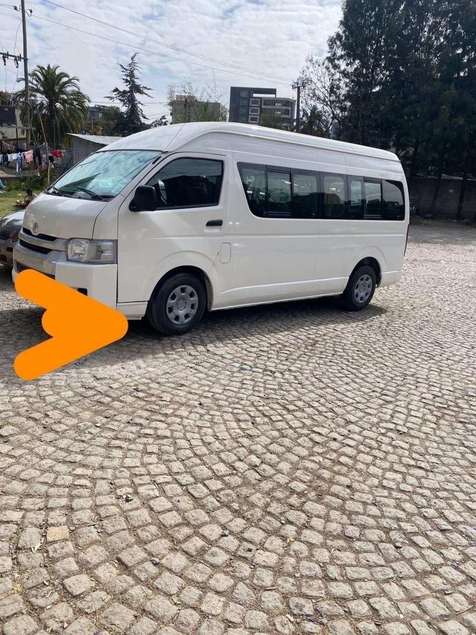 2012 Toyota Hiace HighRoof โ photo 3