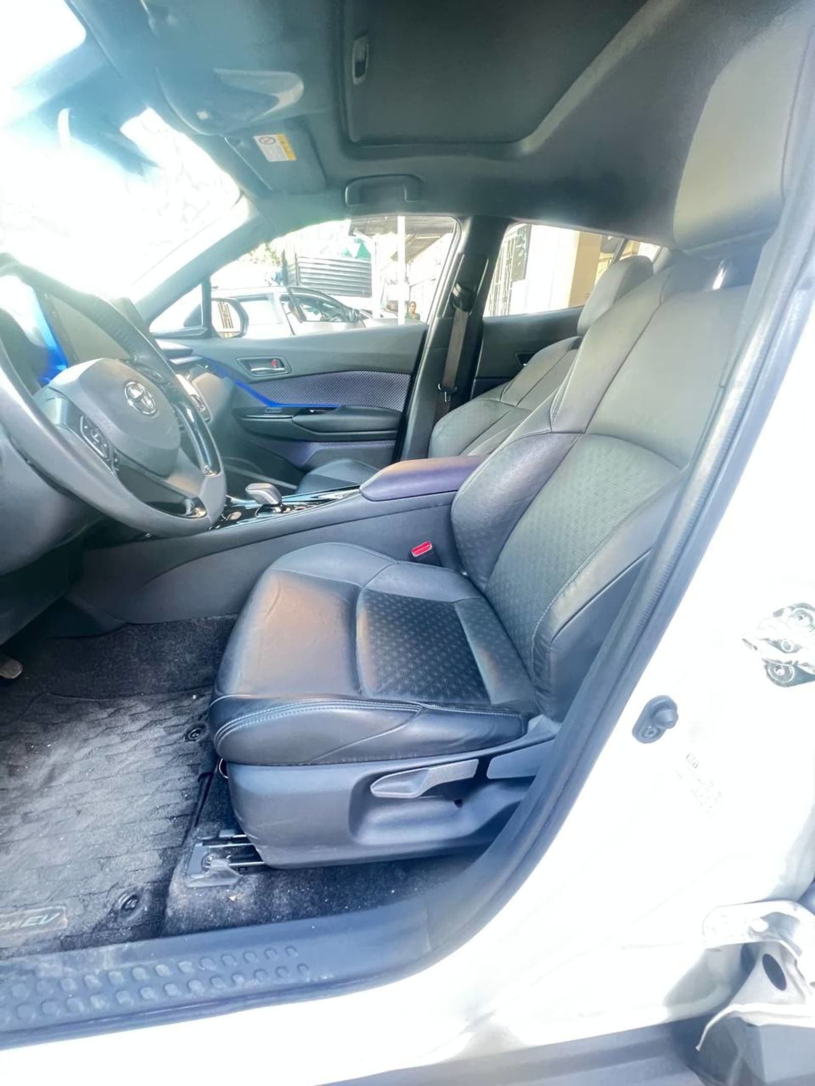 2022 TOYOTA CHR EV — photo 2