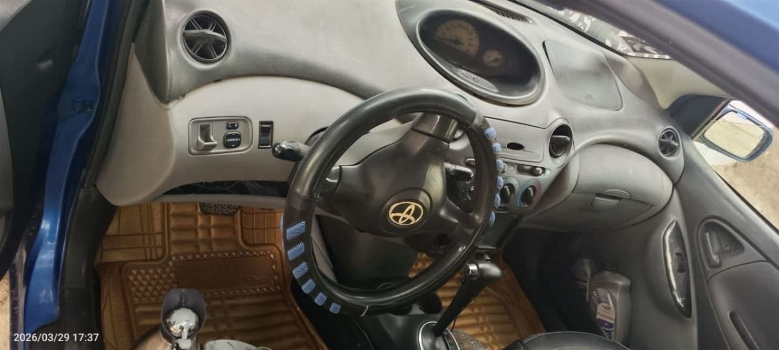 2002 Toyota Vitz — photo 5