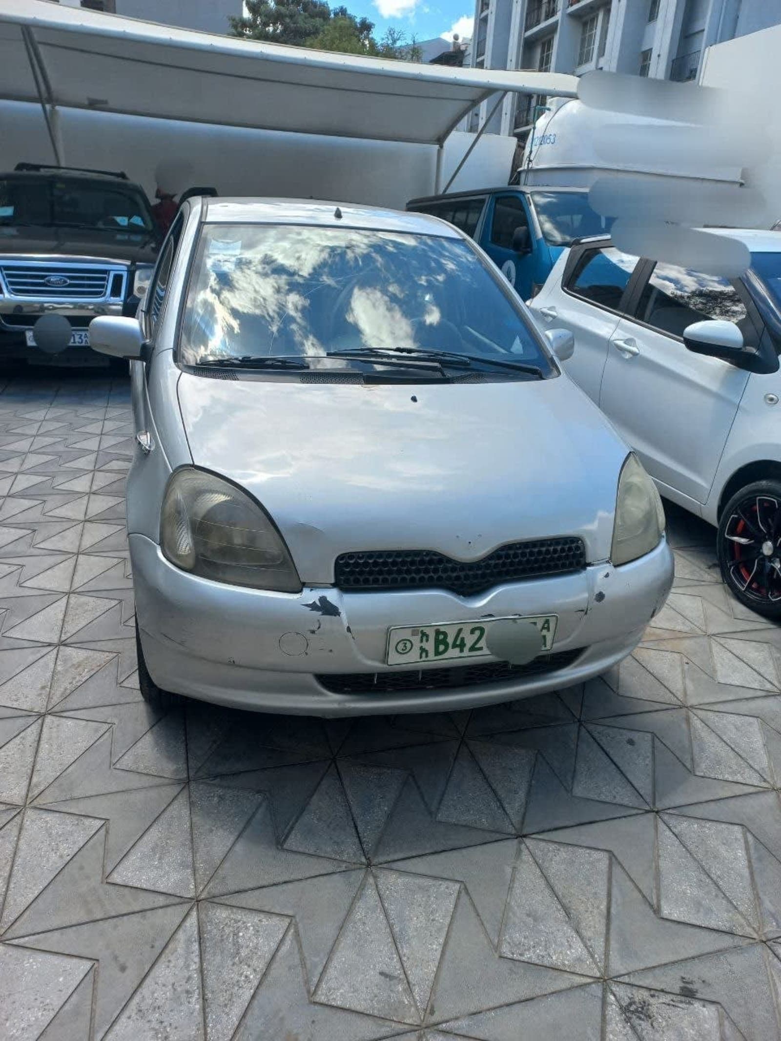 2001 Toyota Vitz