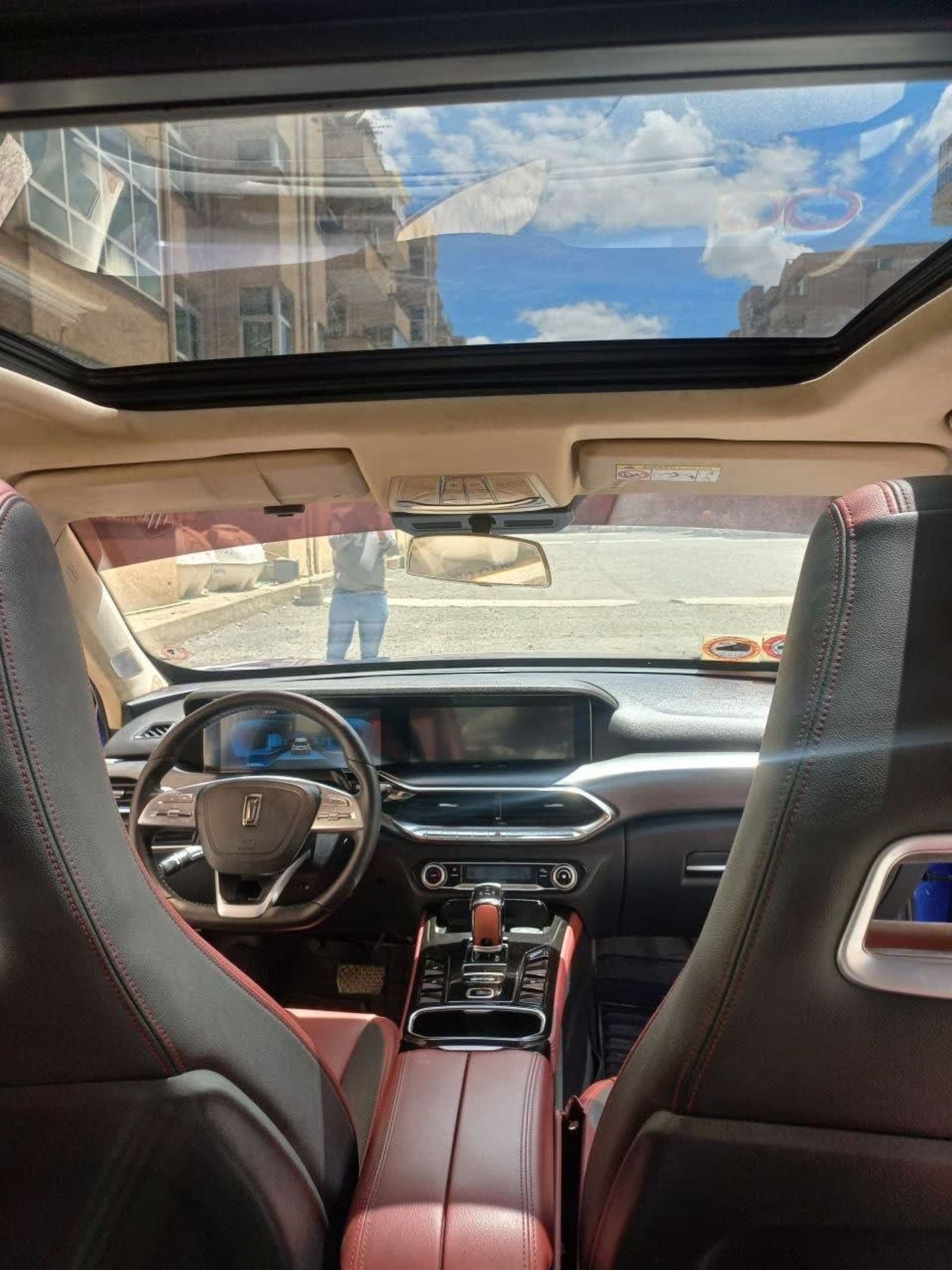 2022 FAW Bestune T77 — photo 1