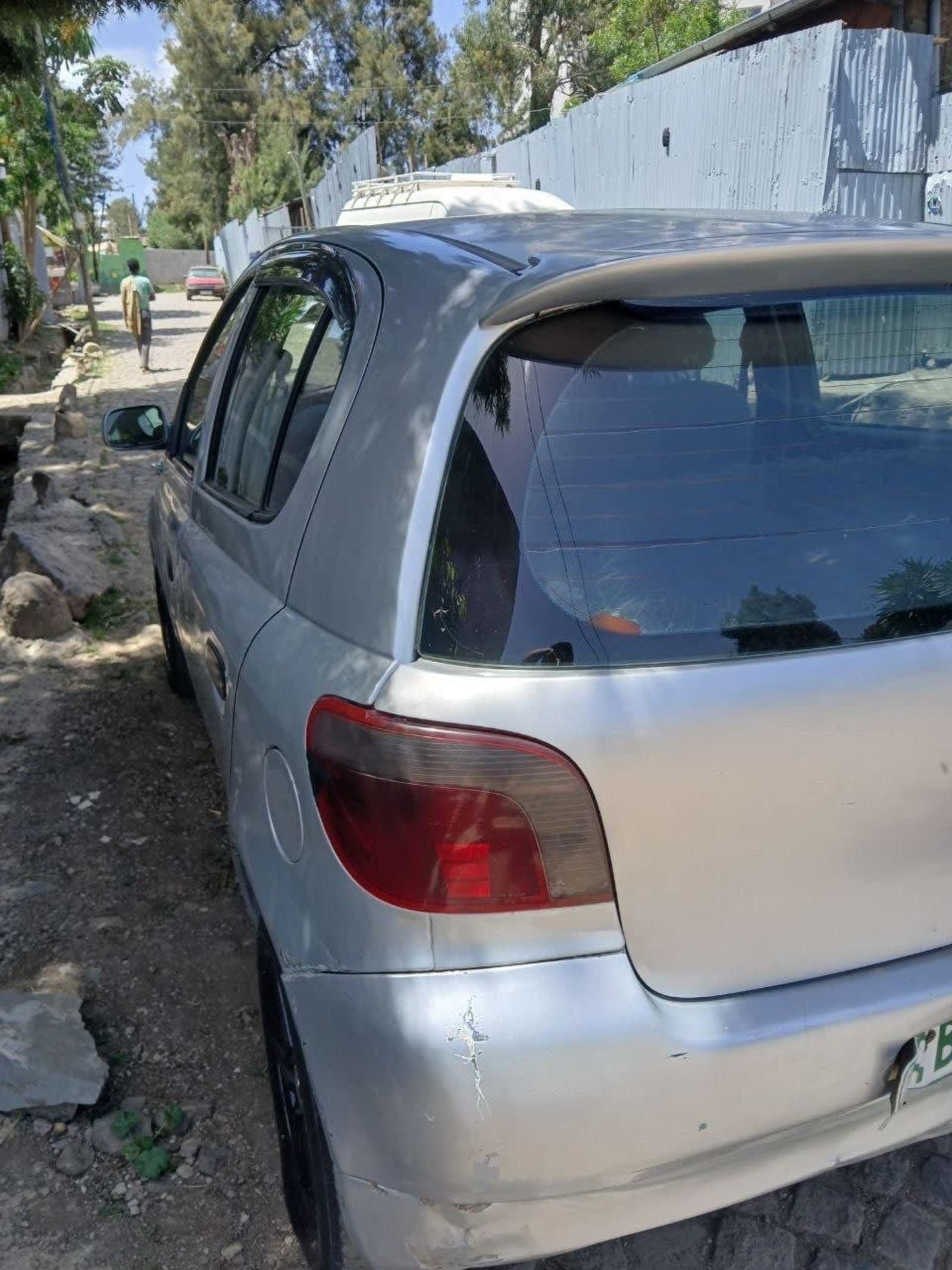 2001 Toyota Vitz
