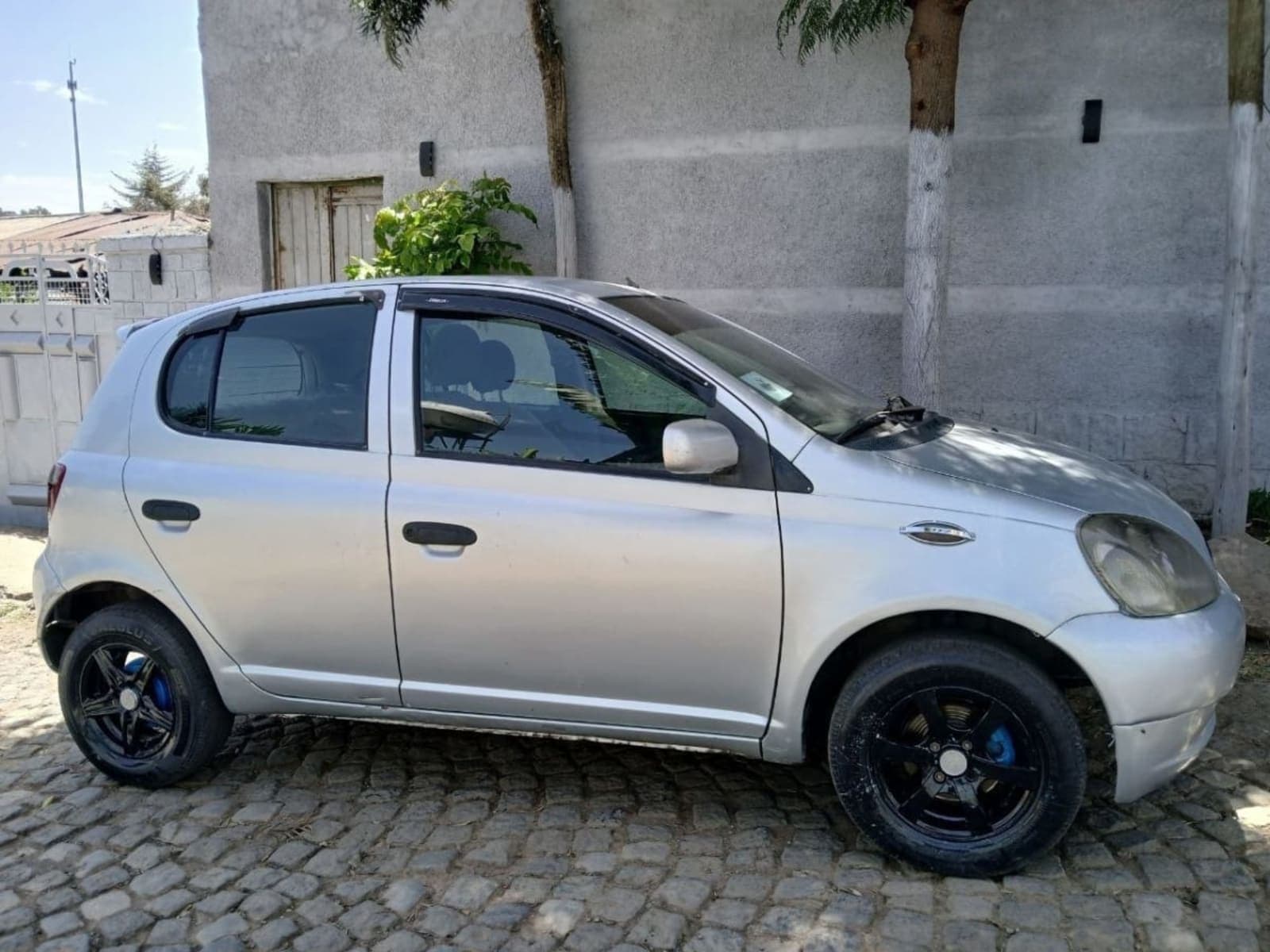 2001 Toyota Vitz — photo 4