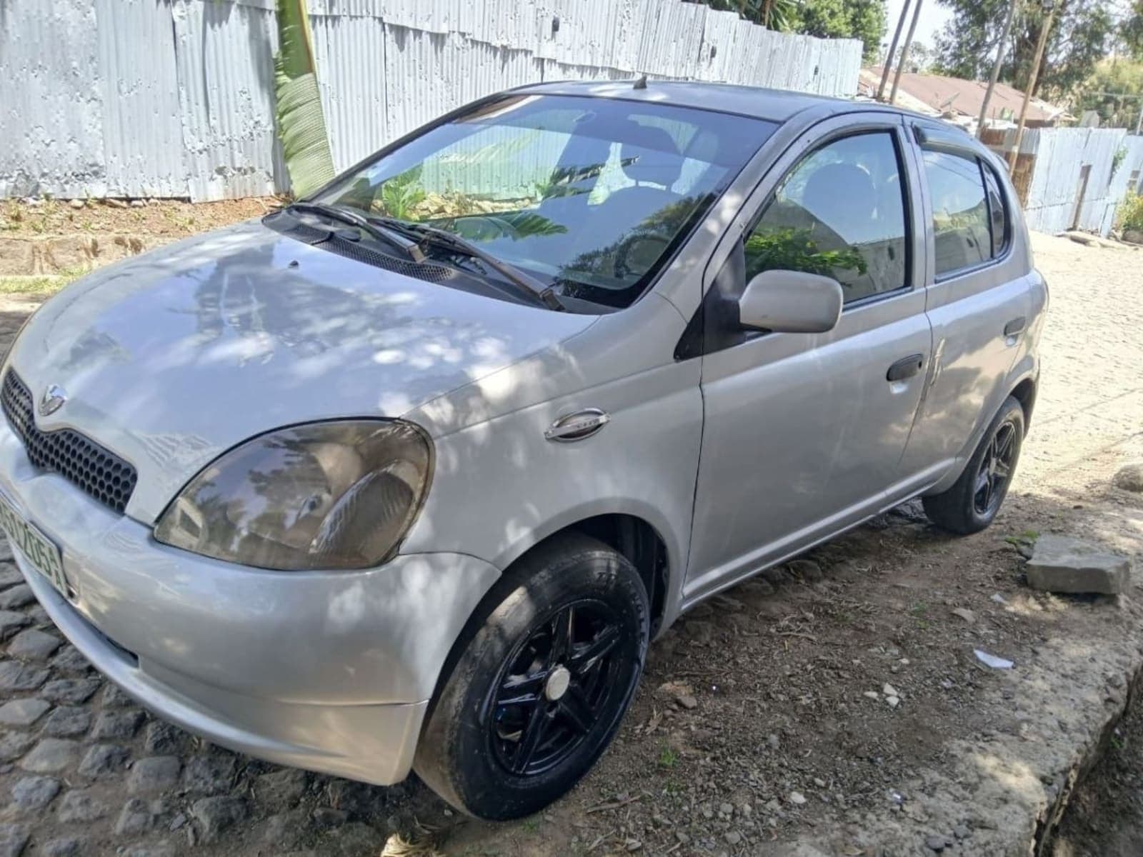 2001 Toyota Vitz — photo 6