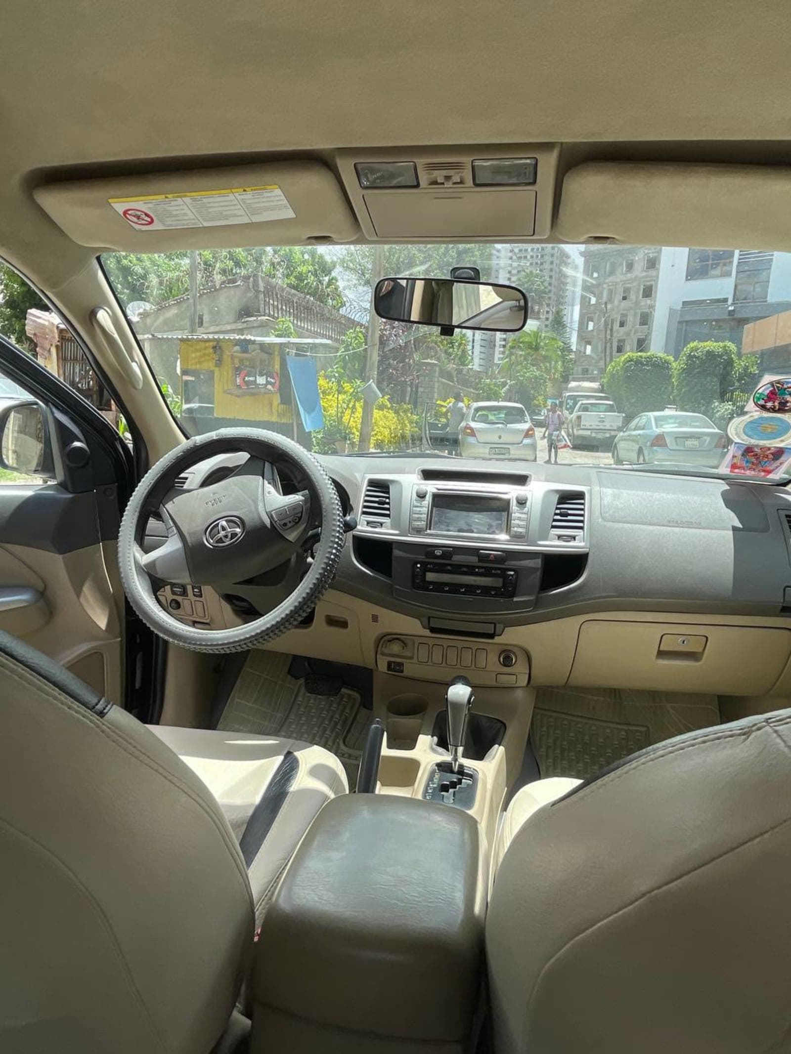 2014 Toyota Hilux — photo 2
