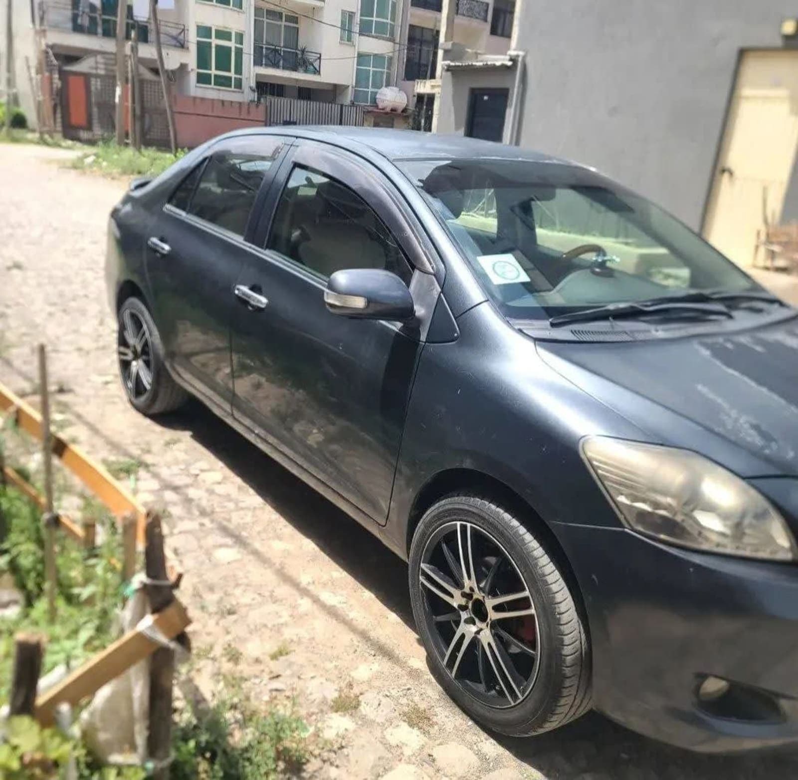 2010 Toyota Yaris Belta — photo 3