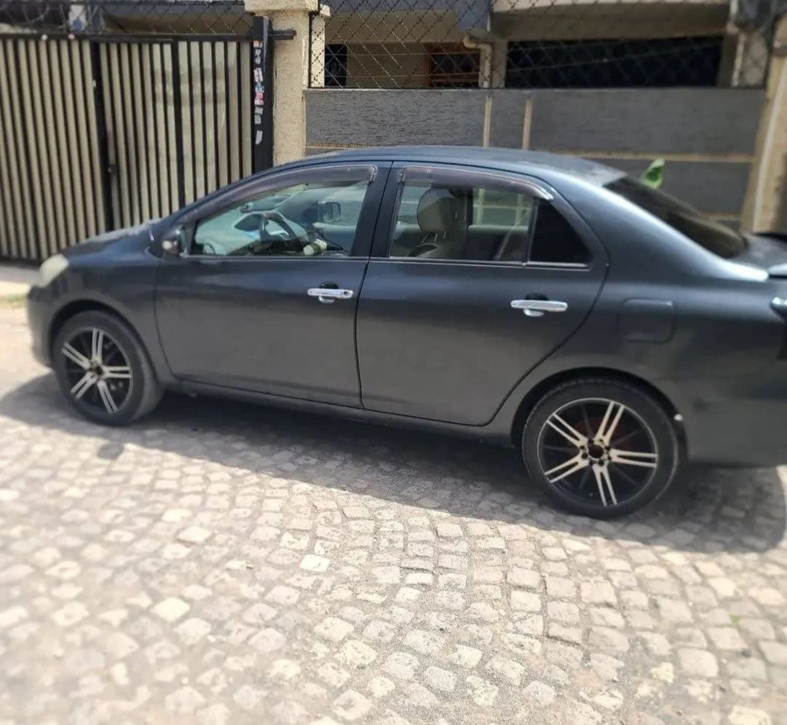2010 Toyota Yaris Belta — photo 6