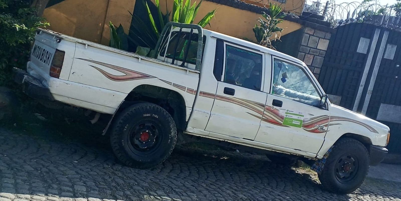 2000 Mistibushi L200