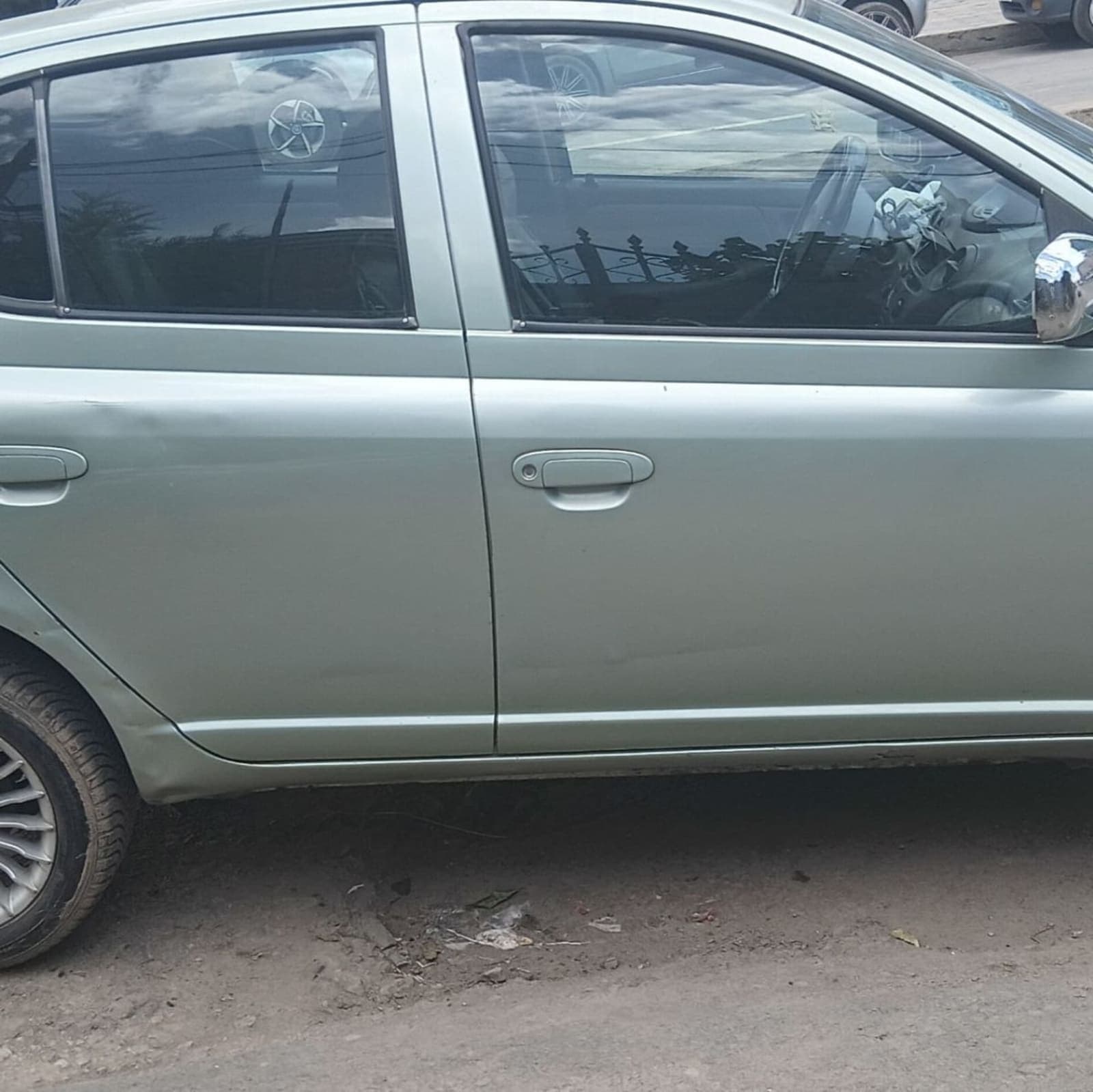 2001 Toyota Vitz