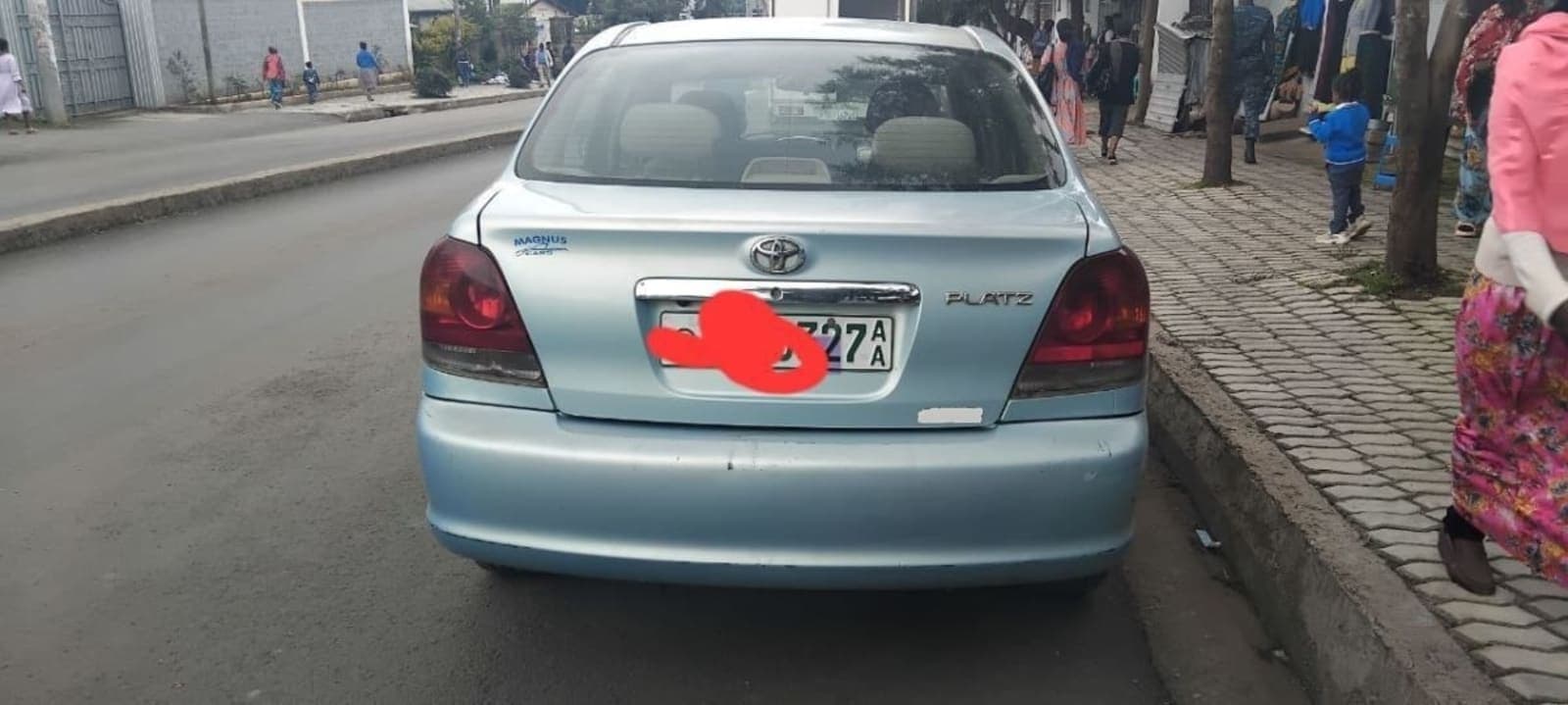 2005 Toyota Platz — photo 2