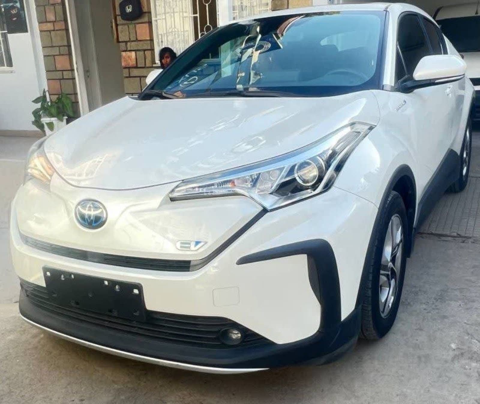 2022 TOYOTA CHR EV — photo 4