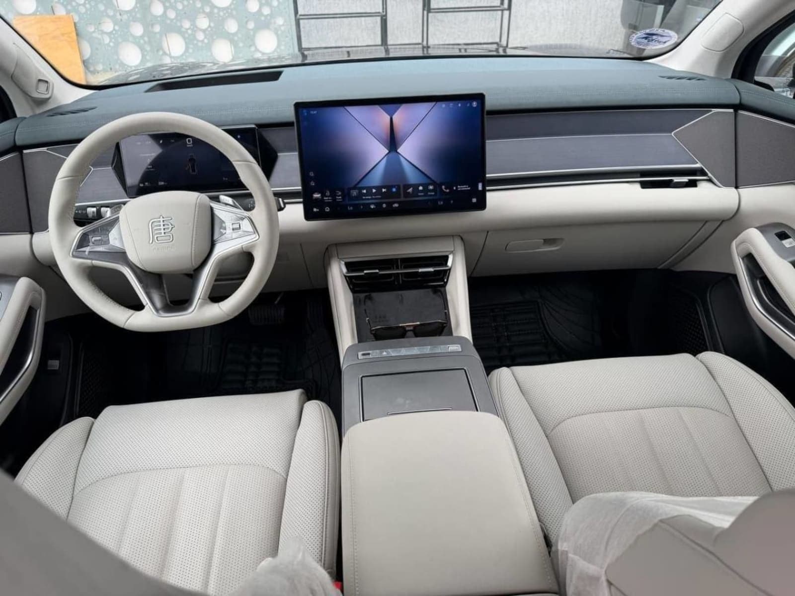 2025 BYD Tang — photo 3