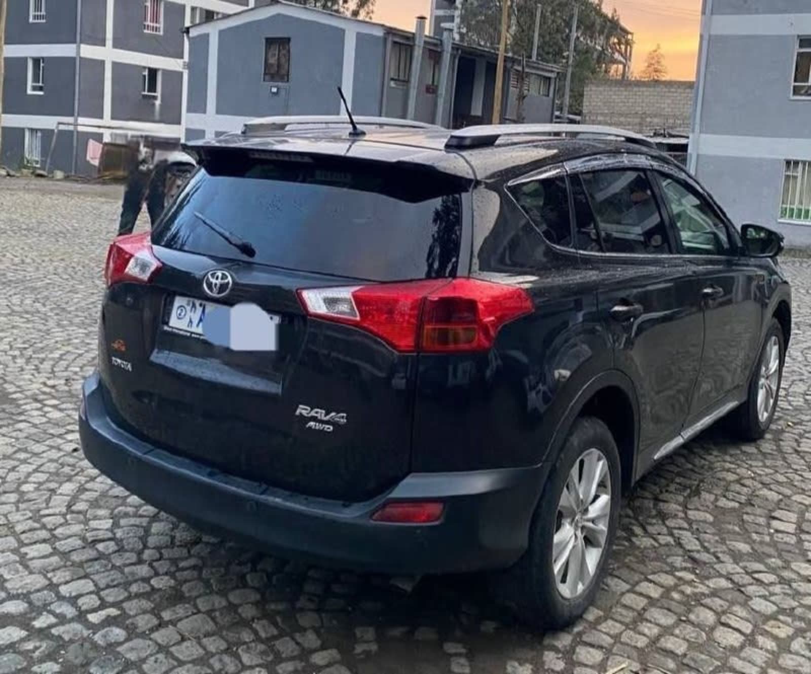 2015 Toyota Rav4 — photo 3