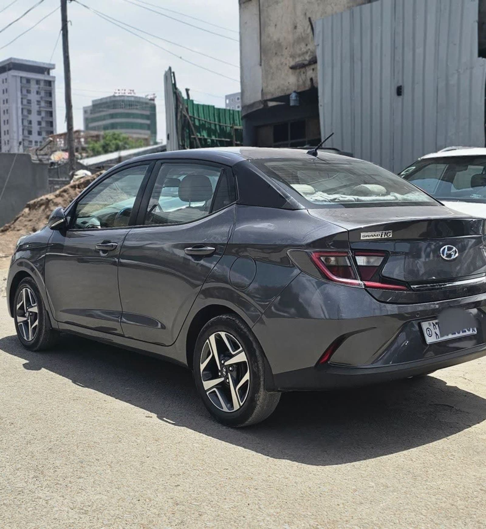 2021 Hyundai Grand i10 — photo 2