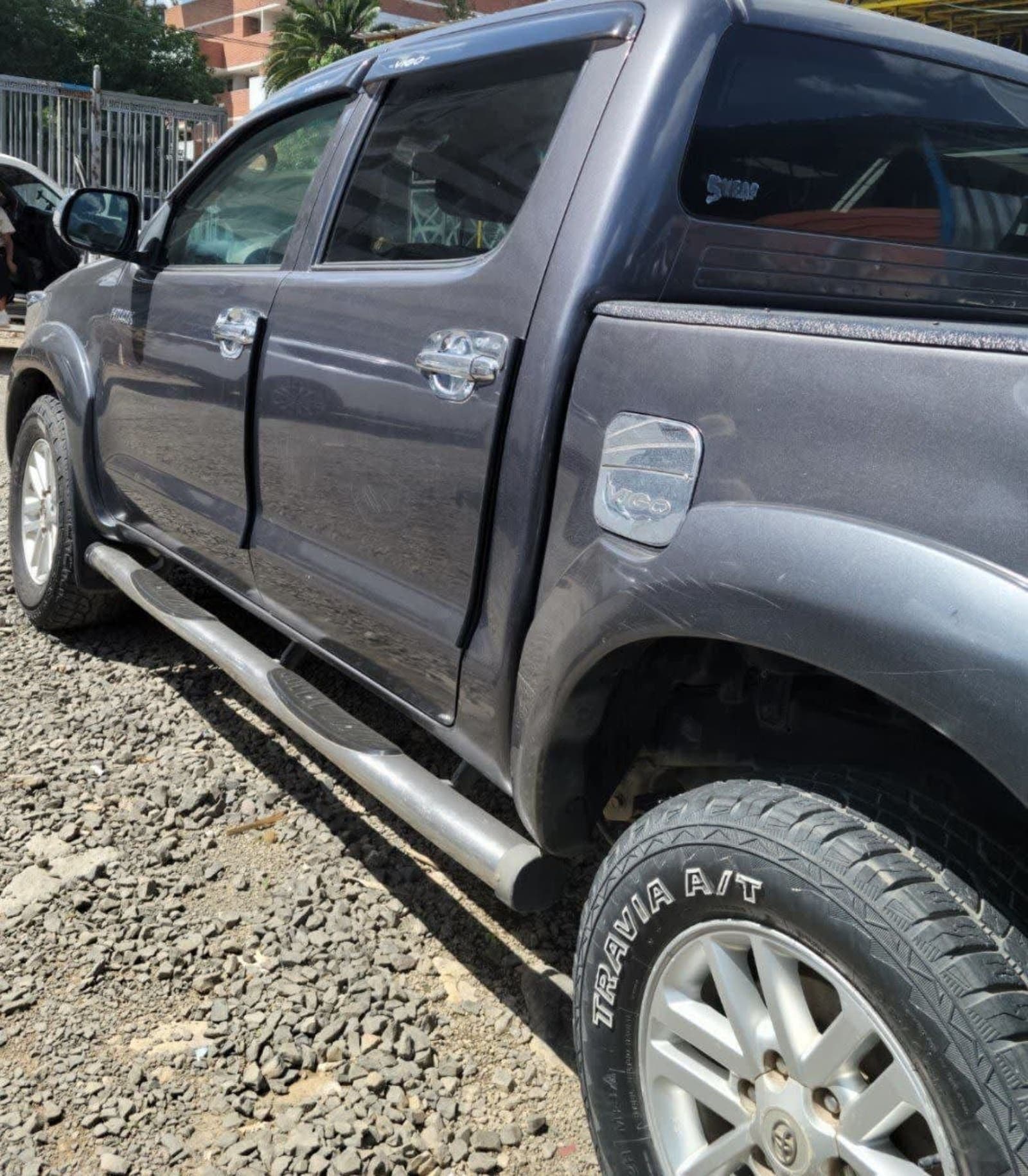 2015 Toyota Hilux Double Cab โ photo 2