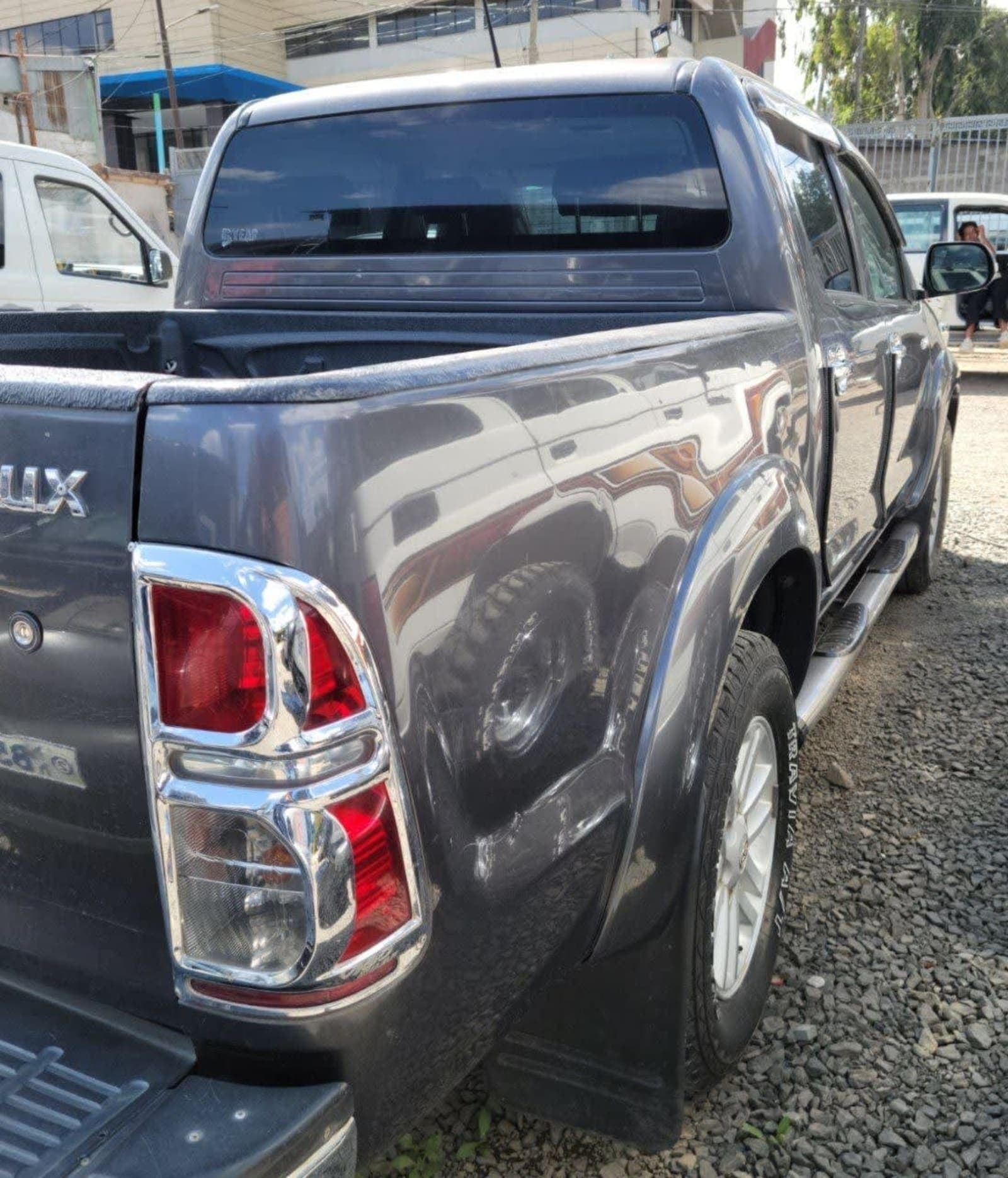 2015 Toyota Hilux Double Cab โ photo 4