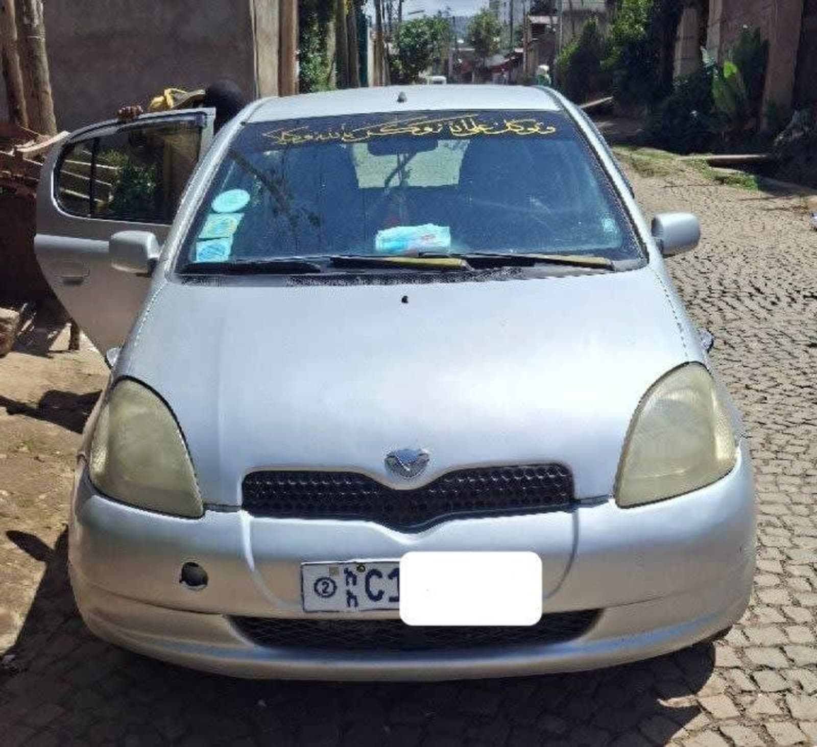 2001 Toyota Vitz