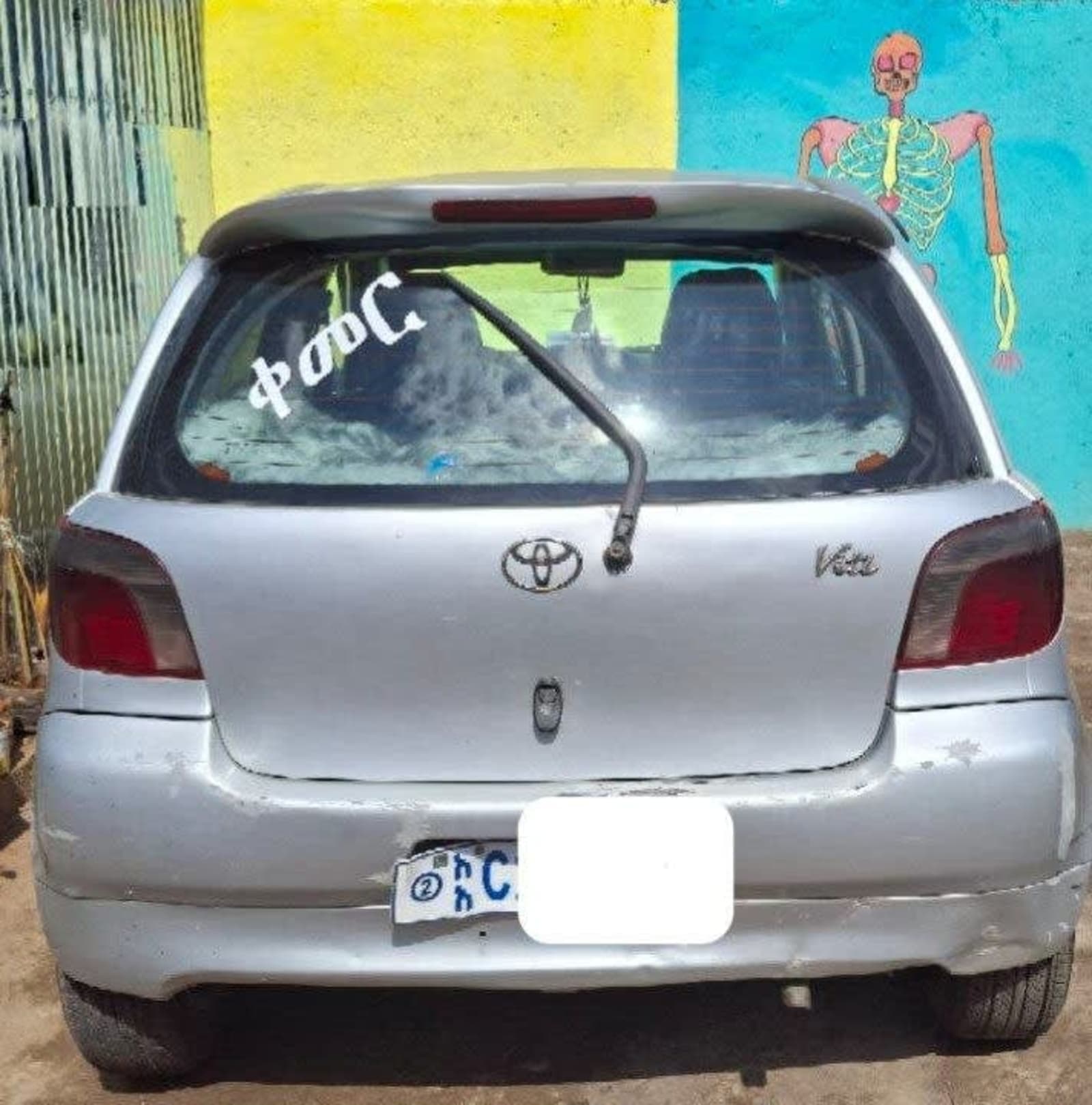 2001 Toyota Vitz — photo 2