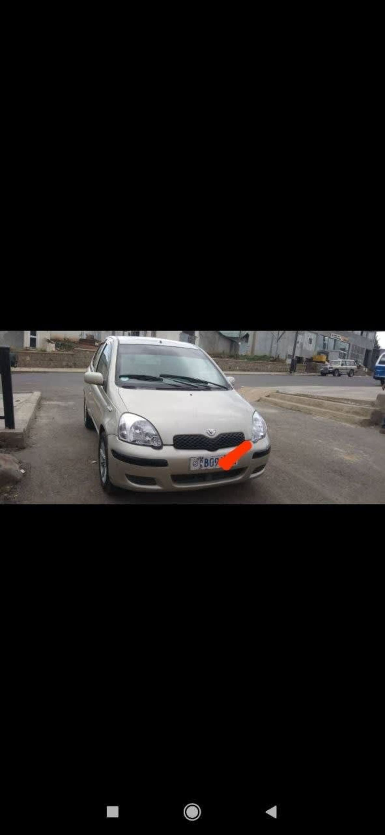 2002 Toyota Vitz — photo 4
