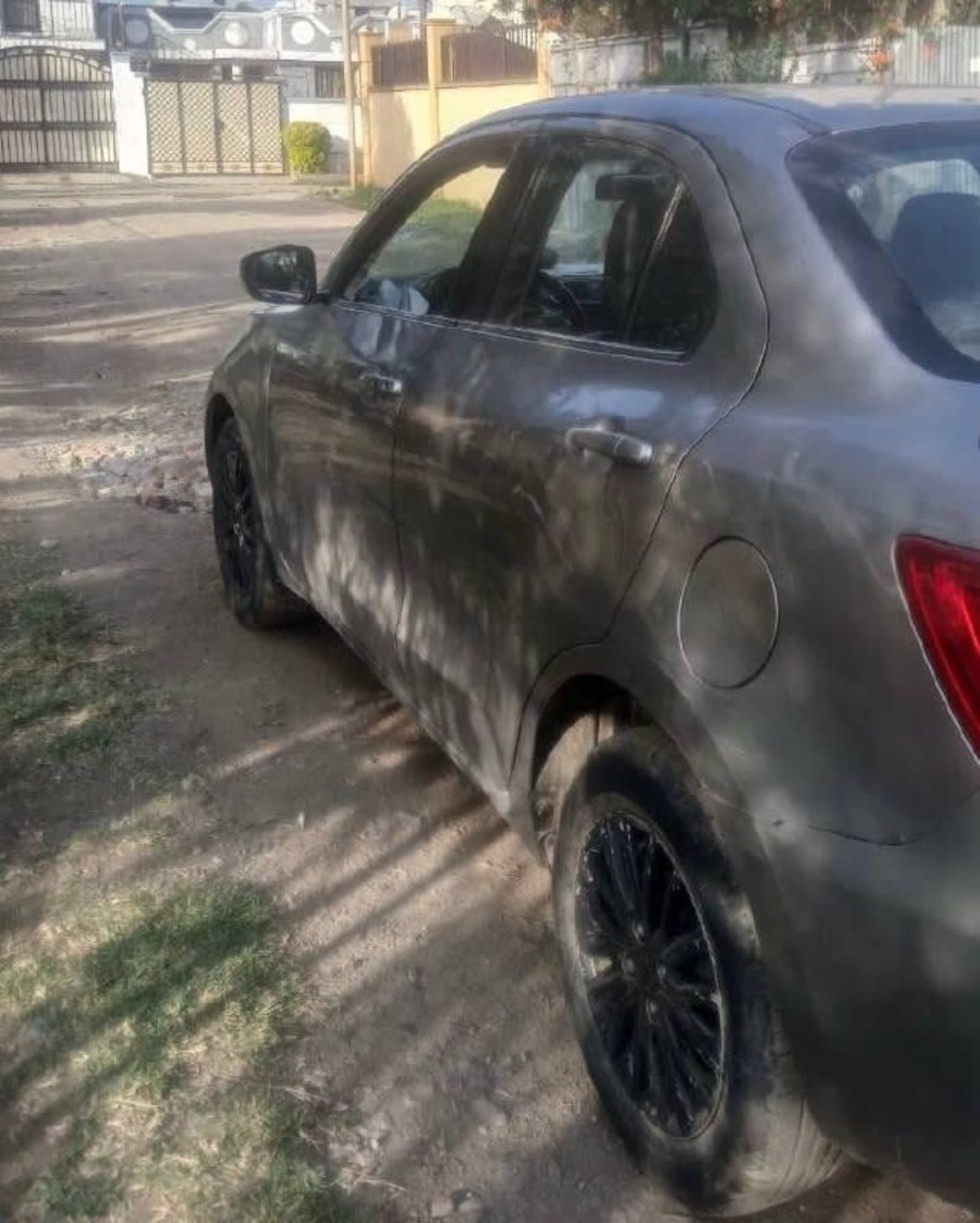 2021 Suzuki Dzire — photo 2