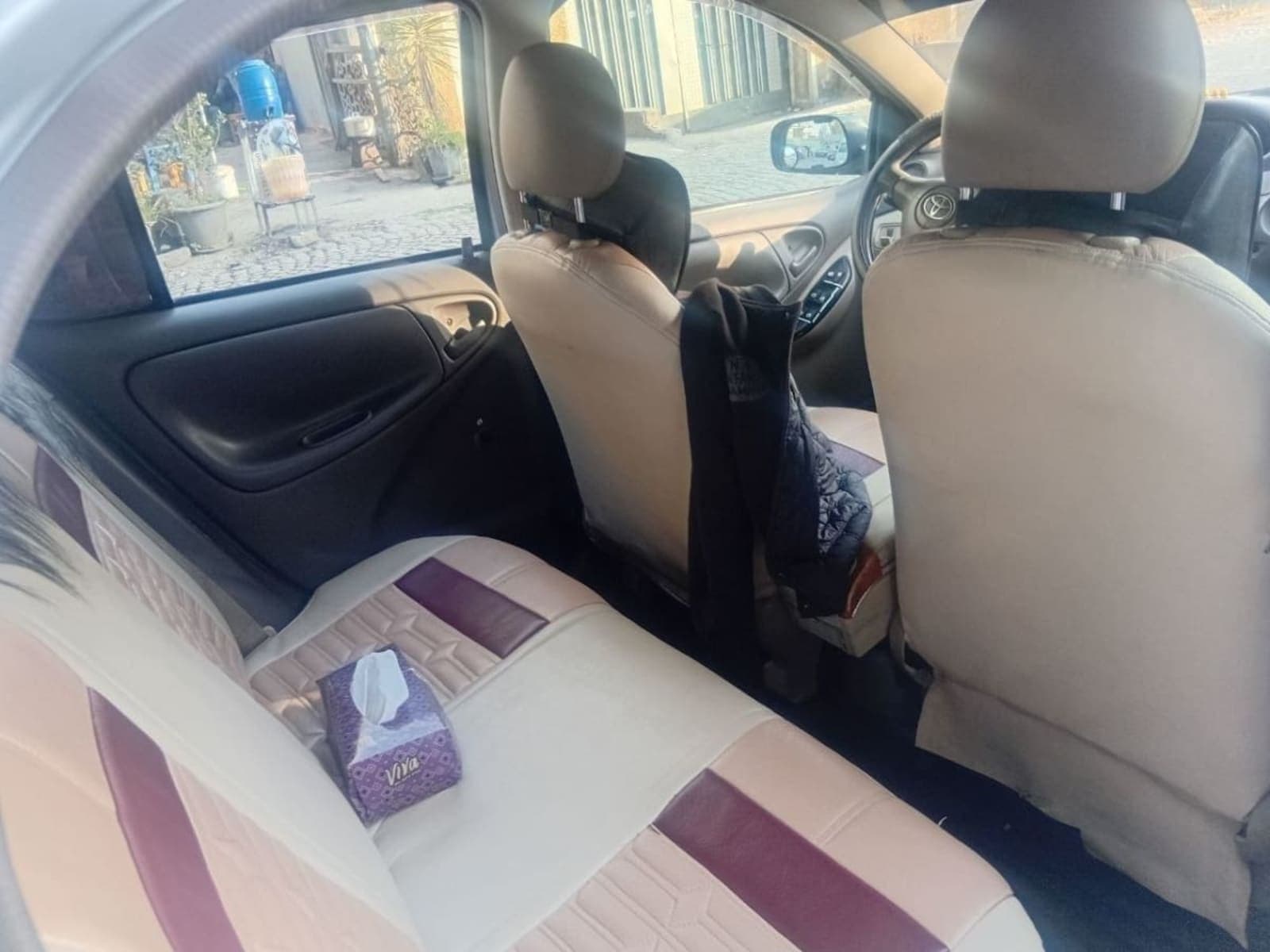 2005 Toyota Platz — photo 3