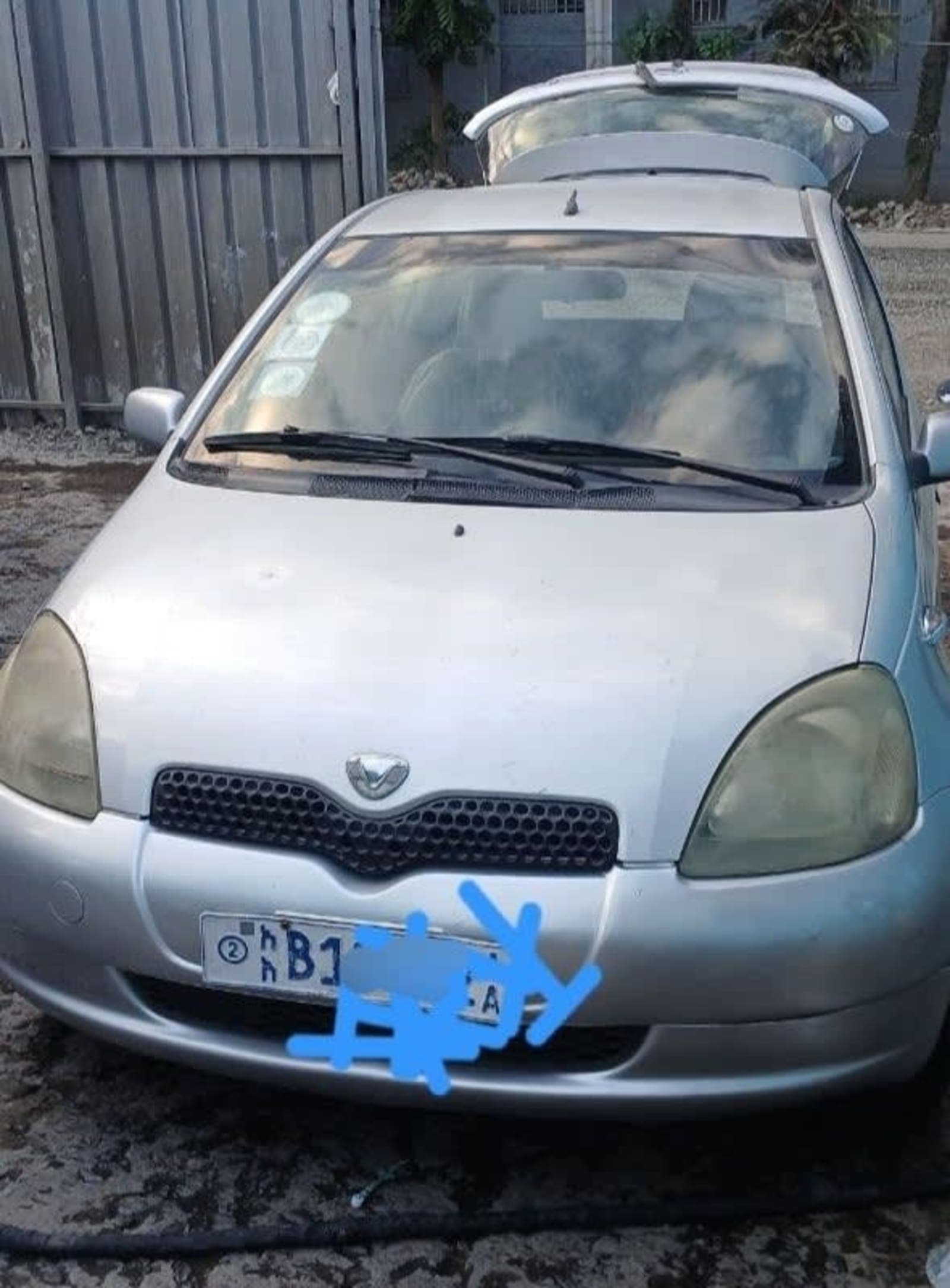 2001 Toyota Vitz