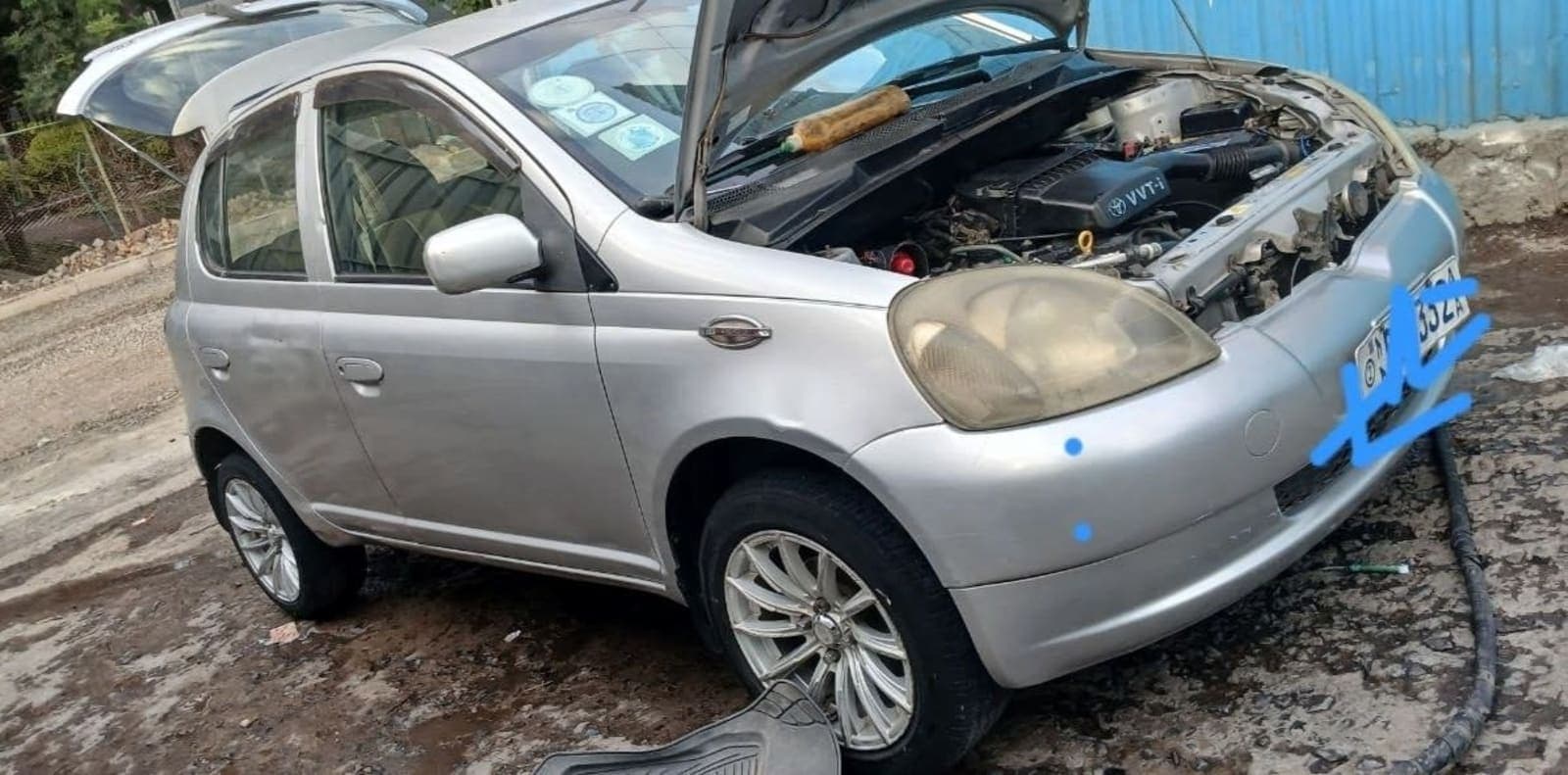 2001 Toyota Vitz — photo 3