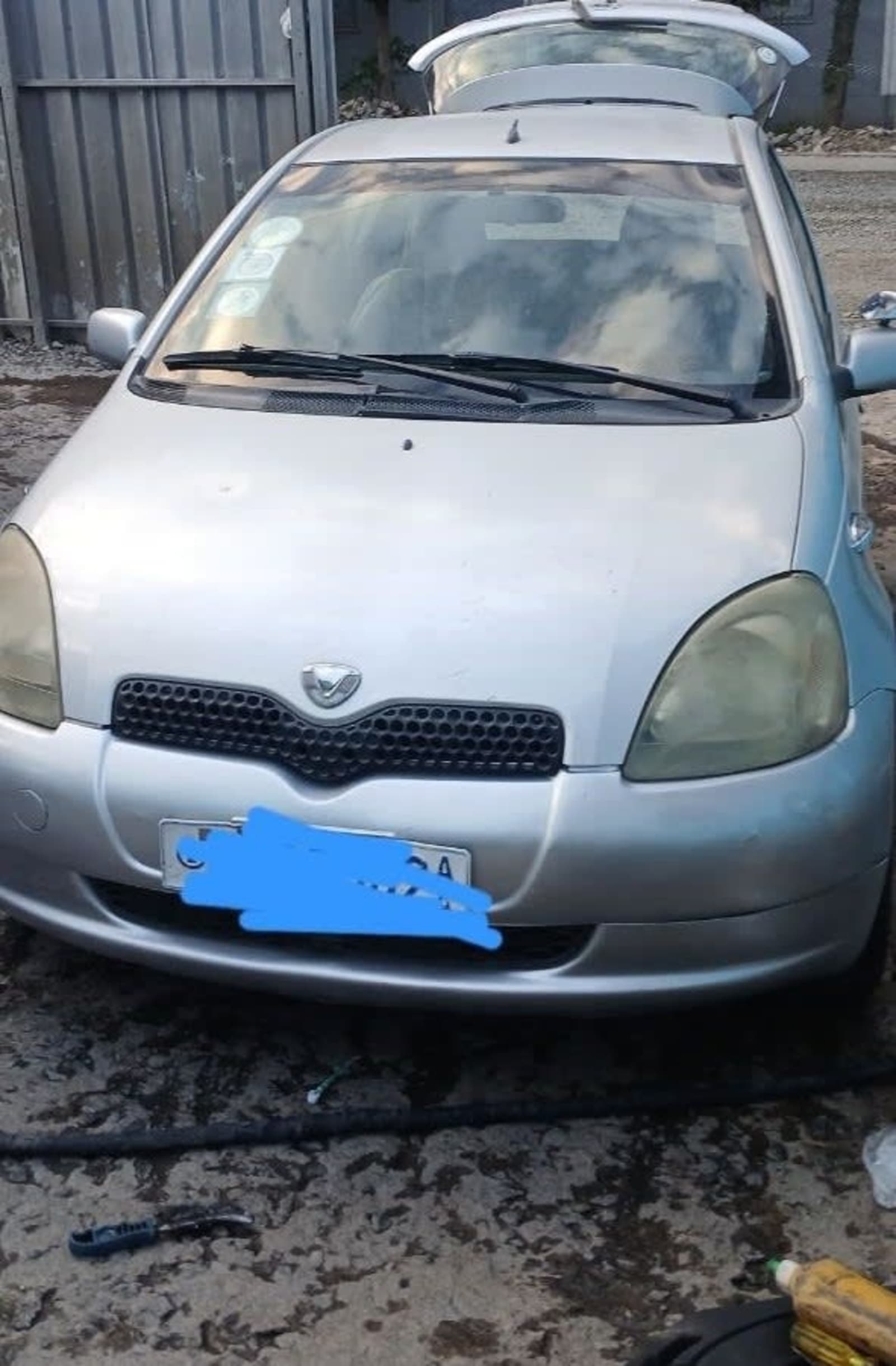 2001 Toyota Vitz — photo 6