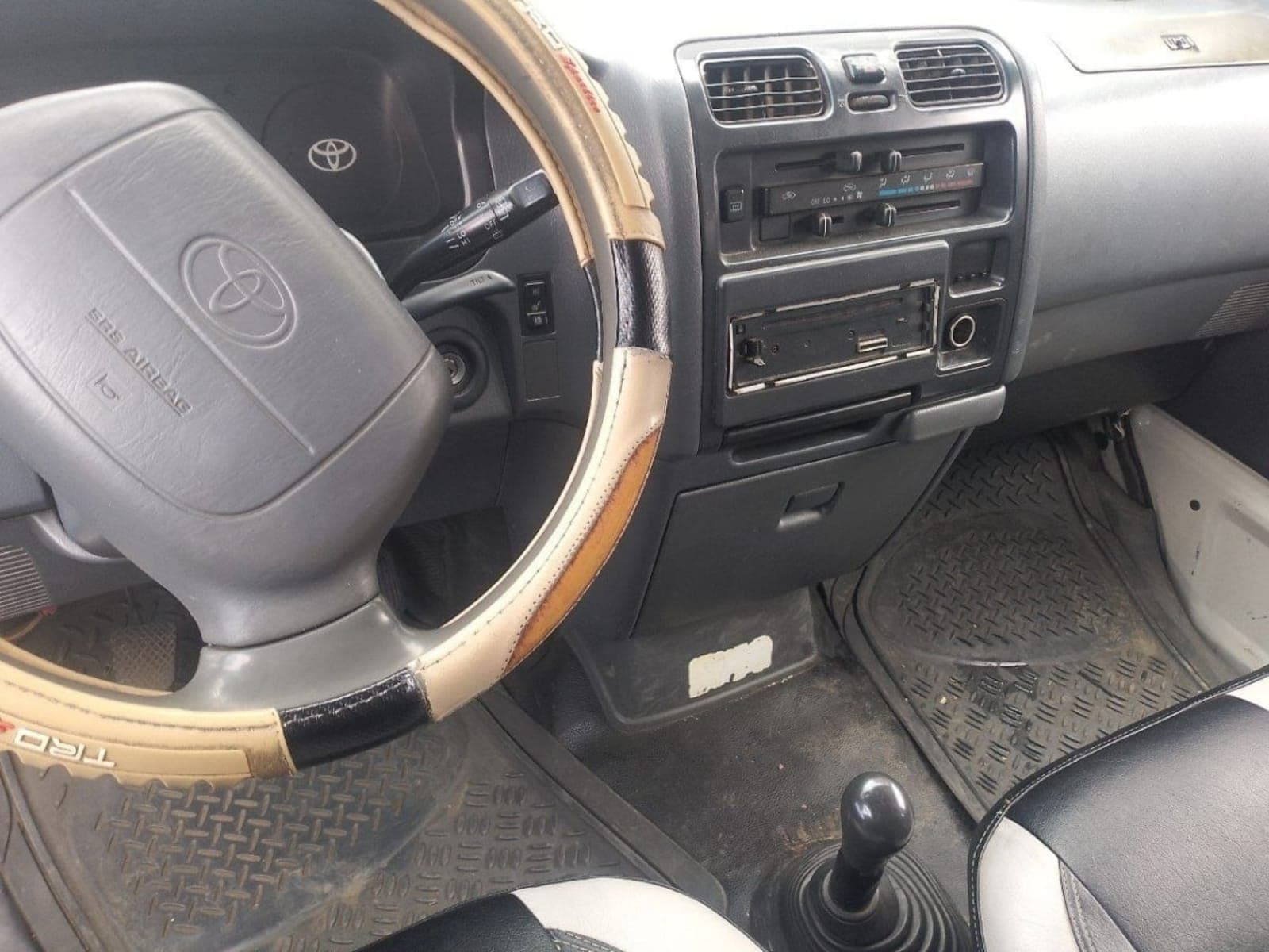 2006 Toyota Dolphin
