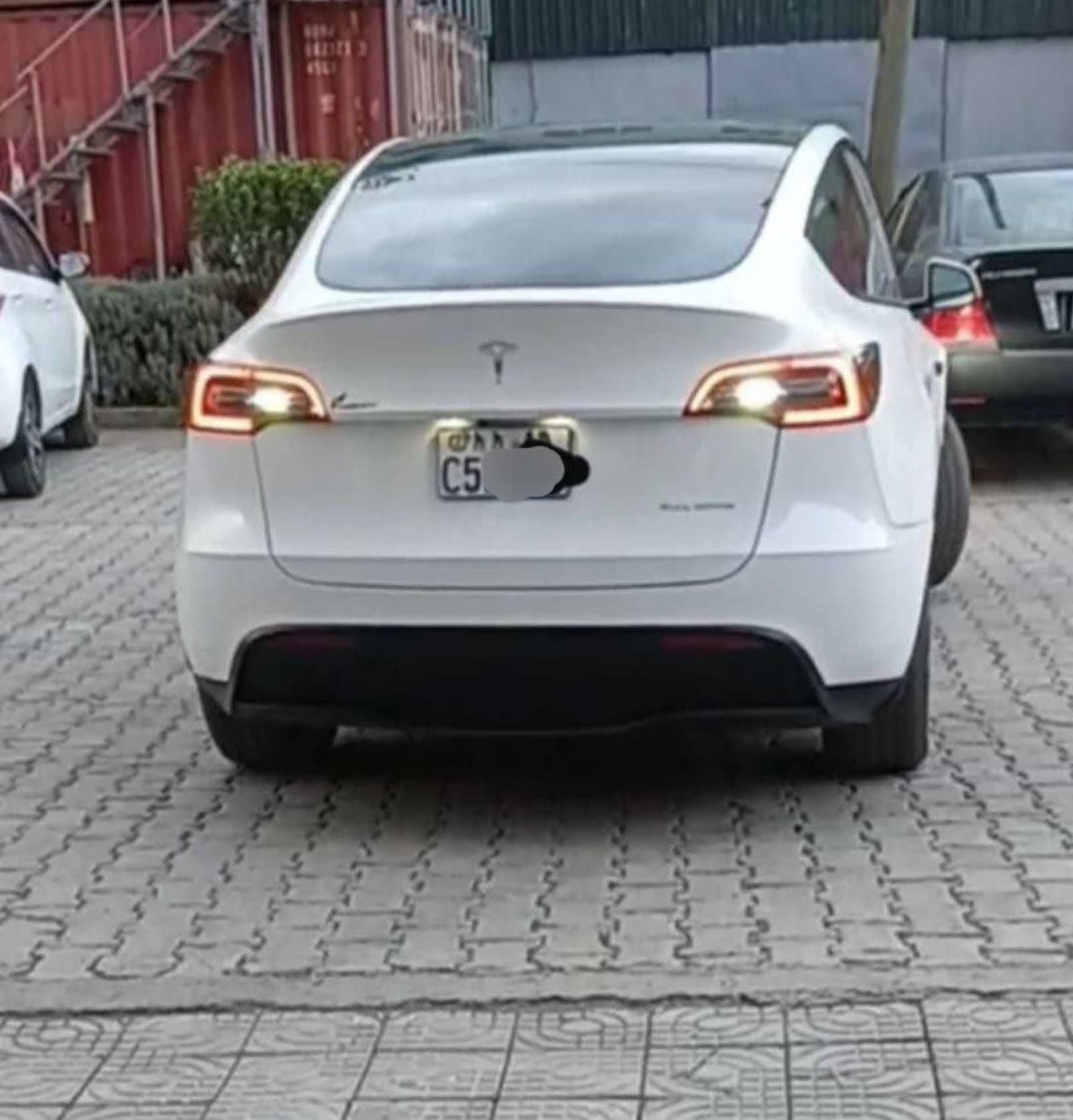 2023 Tesla Model Y — photo 5
