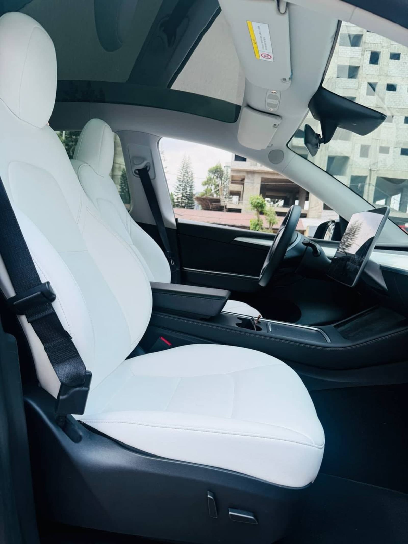 2024 Tesla Y — photo 3