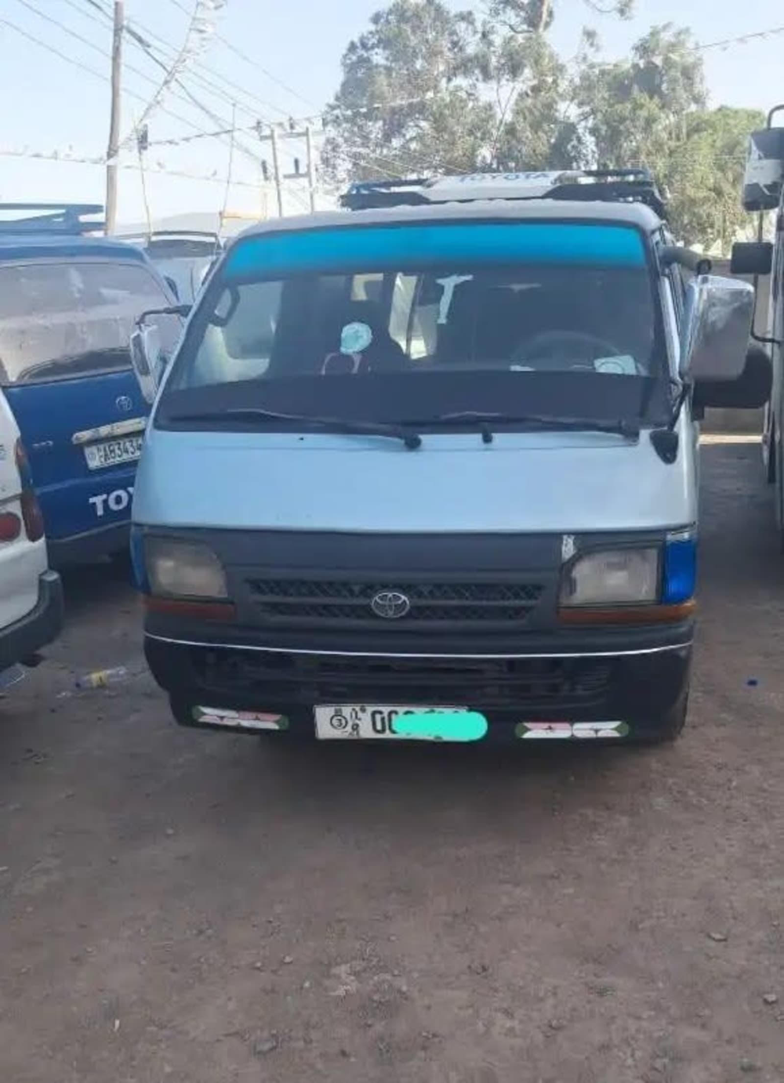 2002 Toyota 5L minibus — photo 2