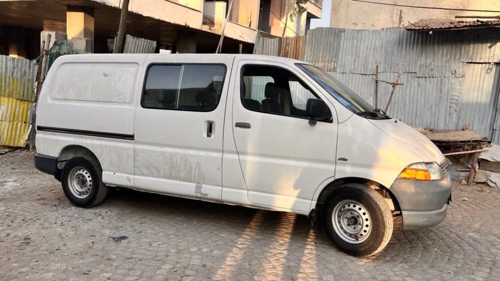 2005 Toyota Dolphin — photo 4
