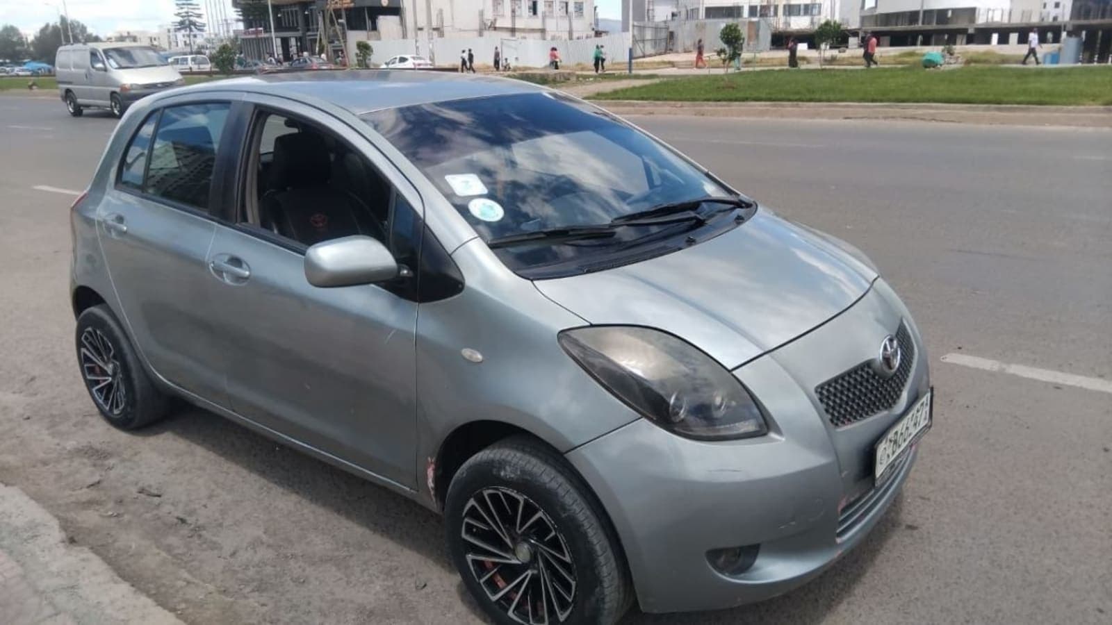 2006 Toyota Yaris Compact — photo 2
