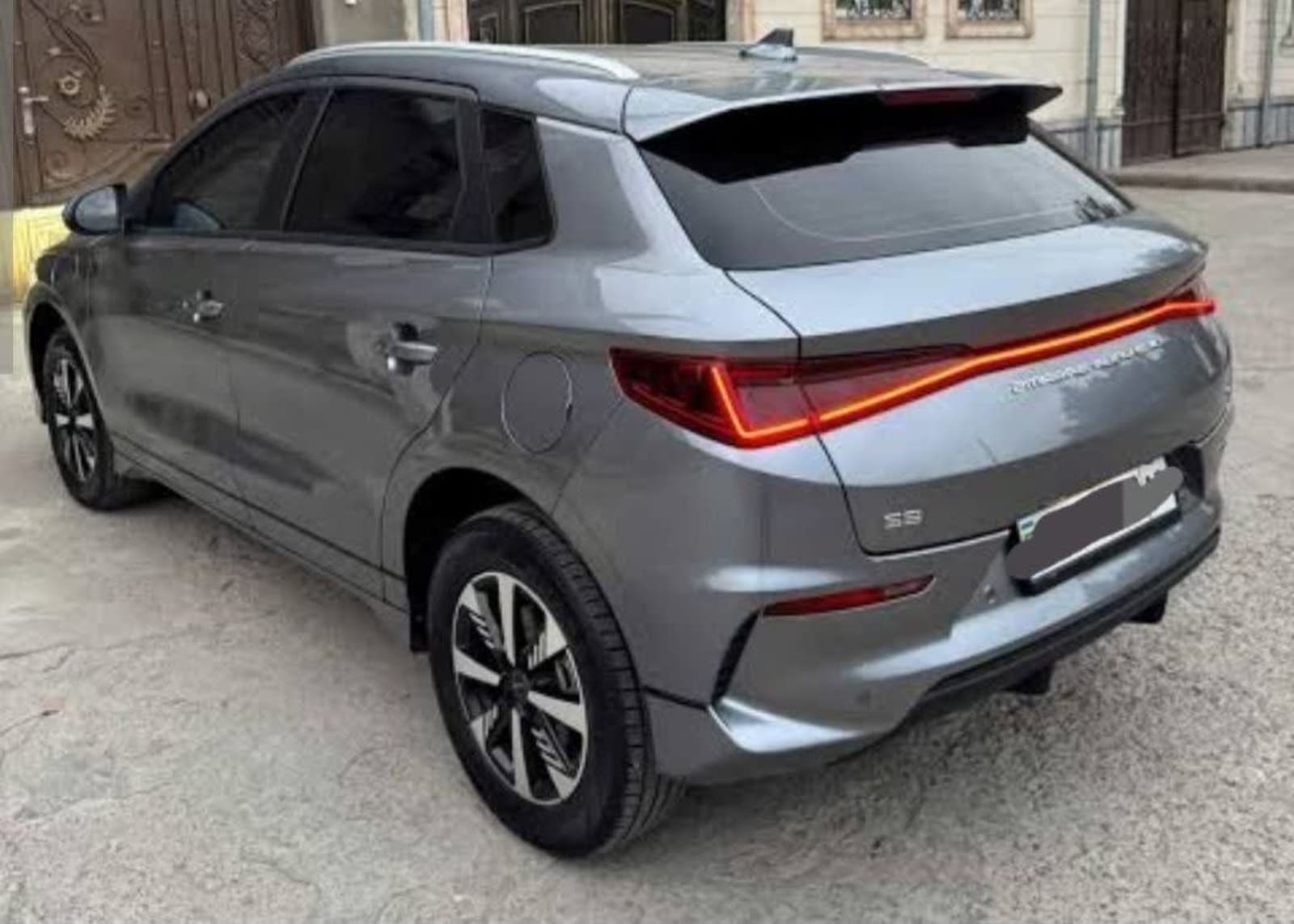 2025 BYD e2 — photo 4