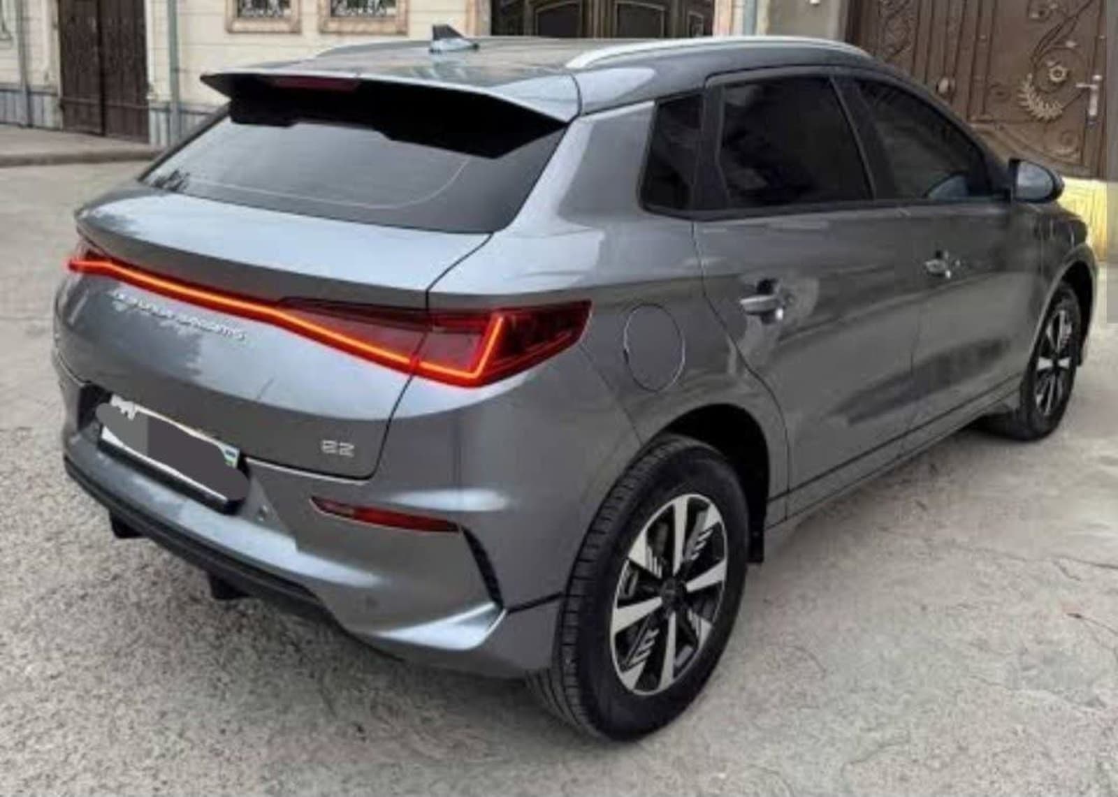 2025 BYD e2 — photo 8
