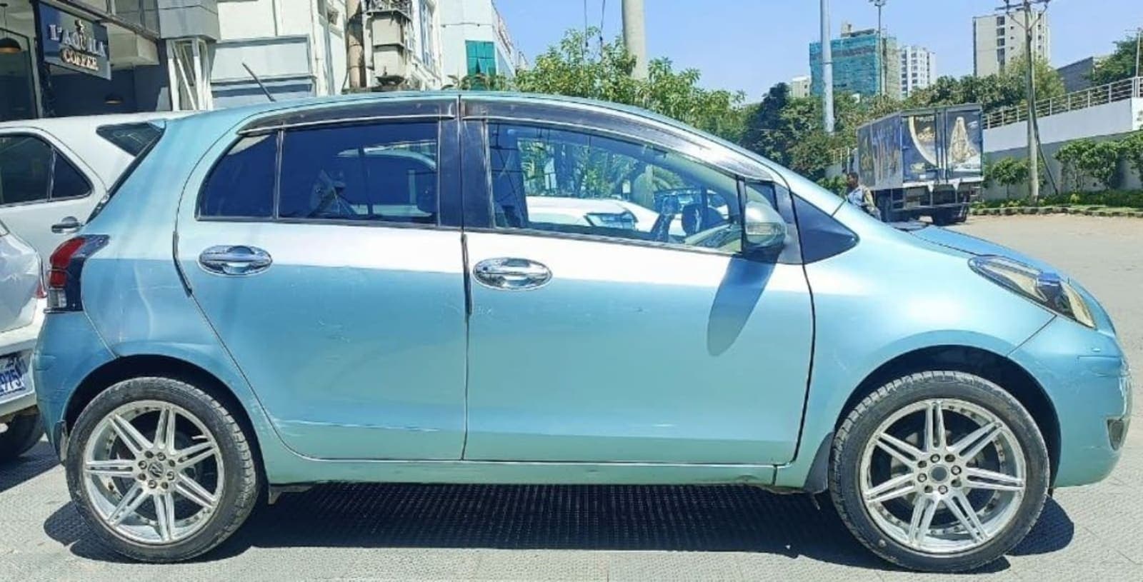 2008 Toyota Yaris Compact — photo 5