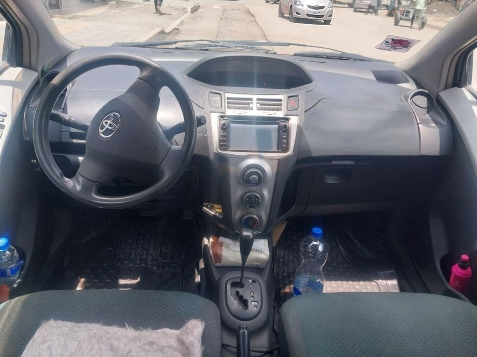 2007 Toyota Yaris Compact — photo 4
